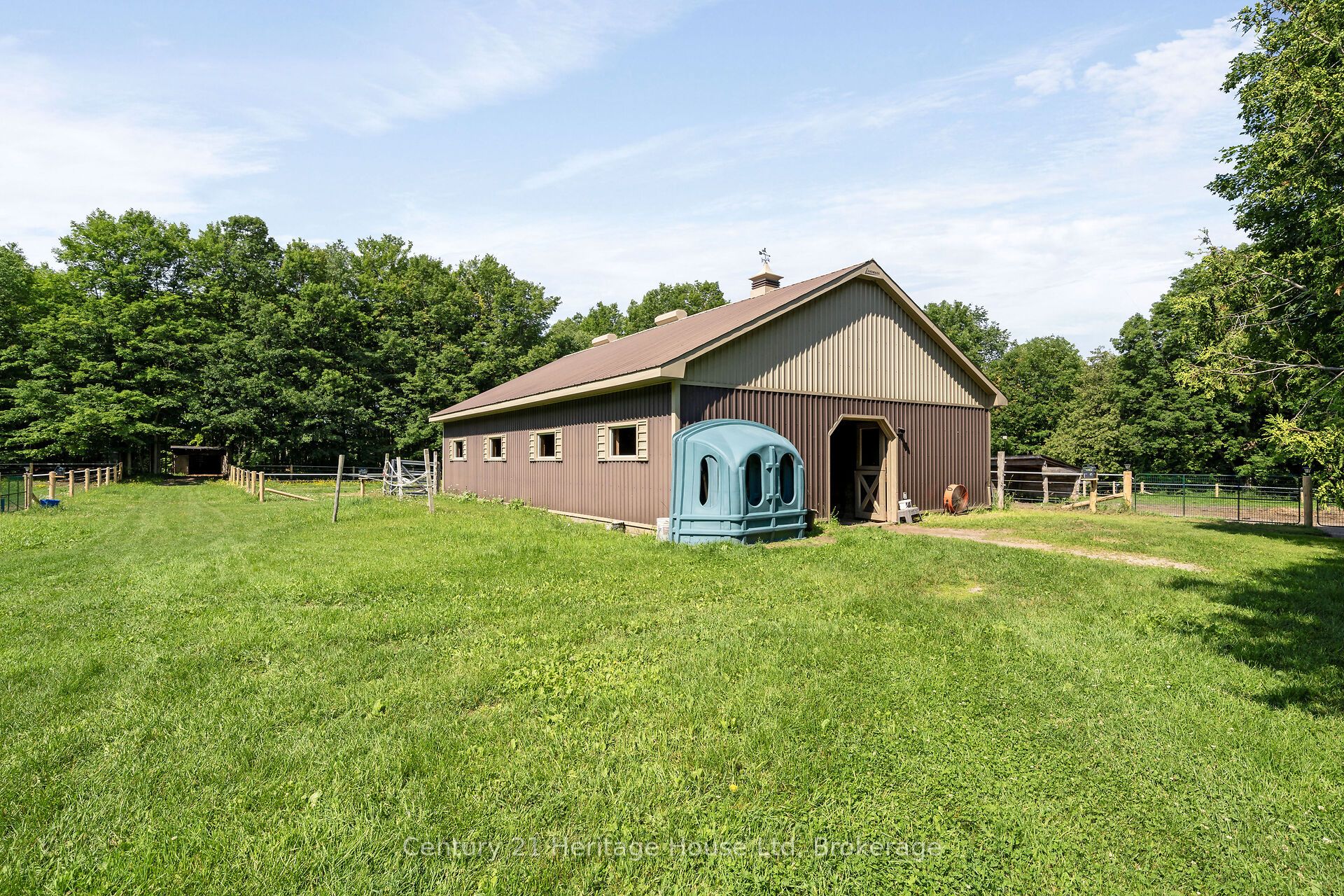 5822 2nd Line Property Photo 37