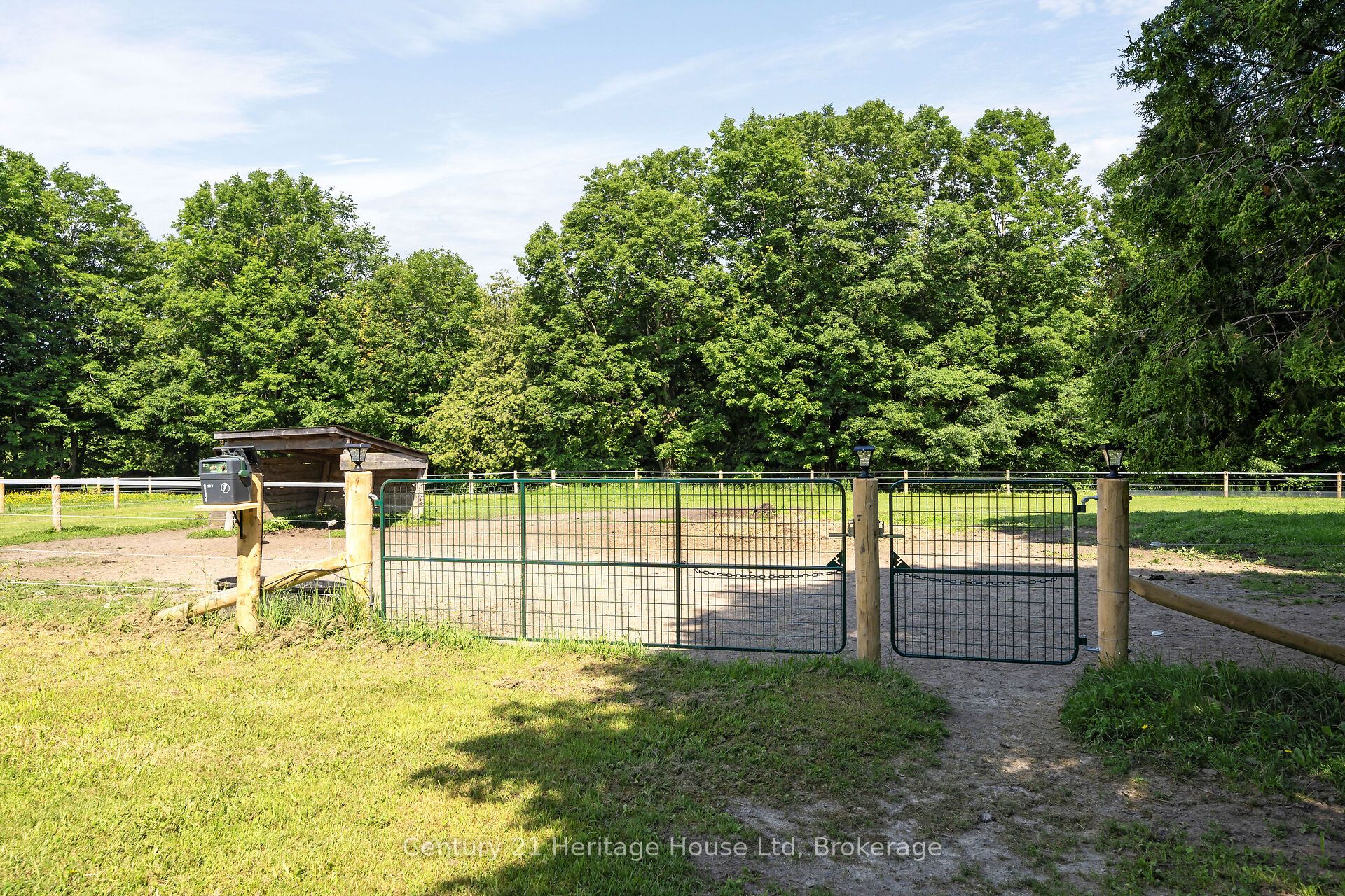 5822 2nd Line Property Photo 40