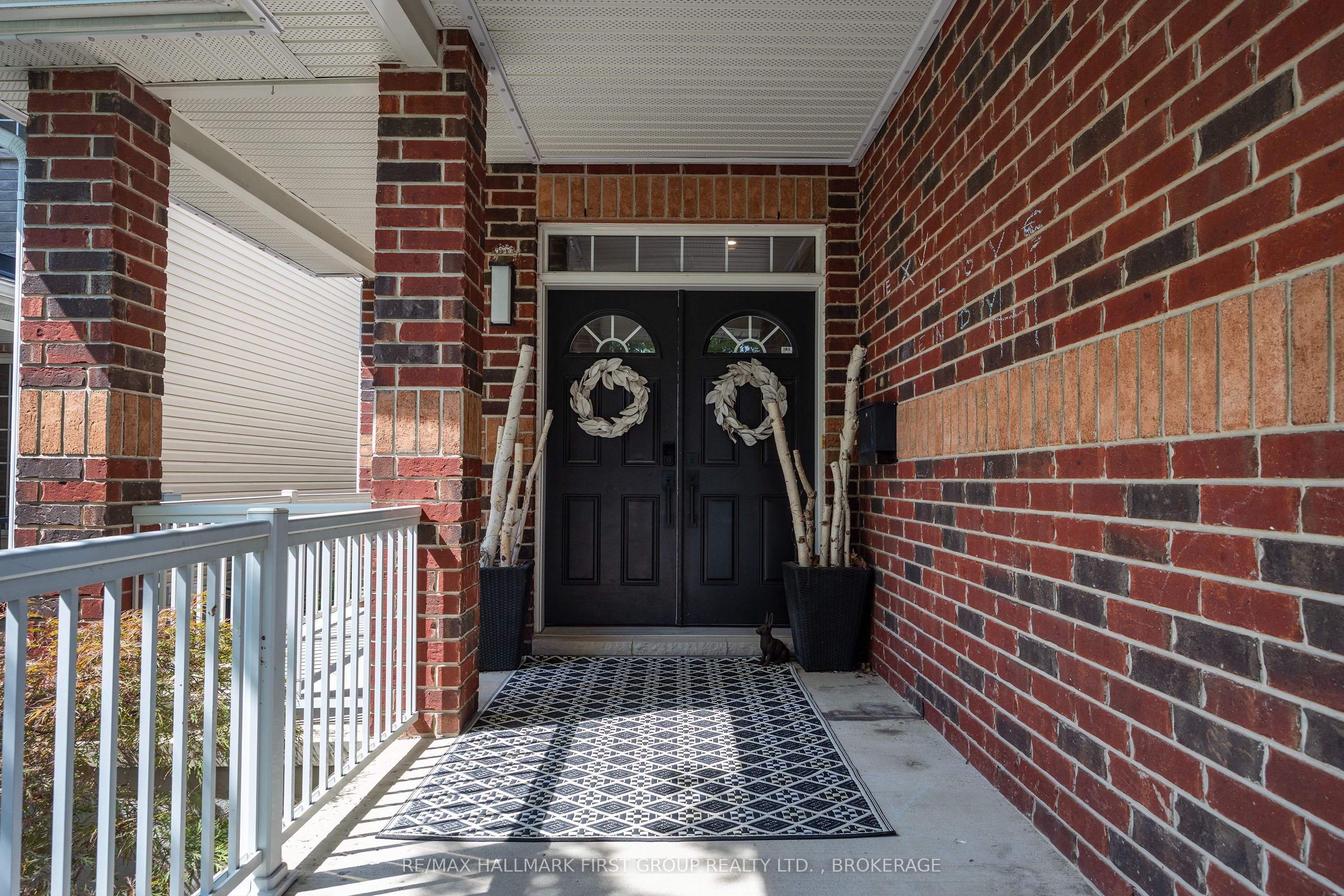 393 Cavendish Crescent Property Photo 3