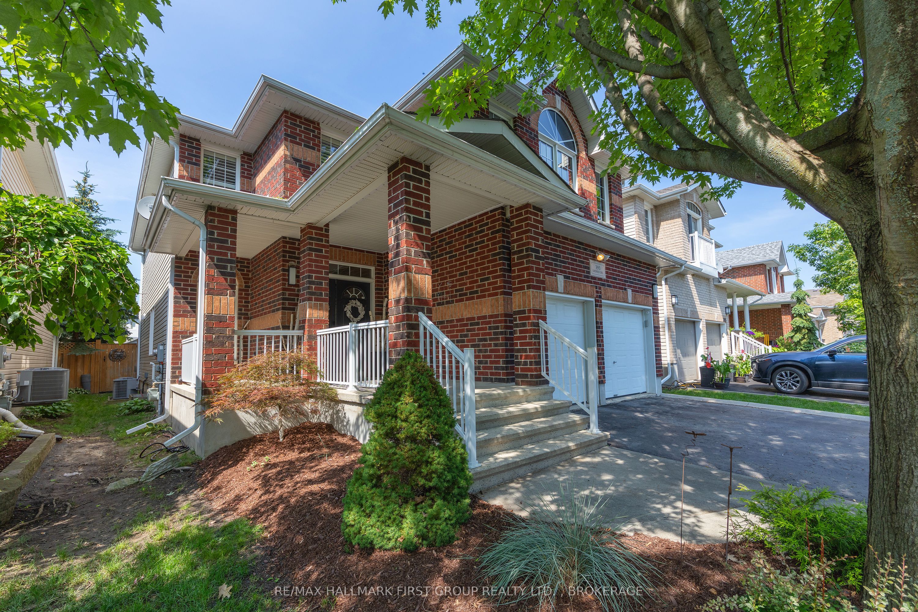 393 Cavendish Crescent Property Photo 4