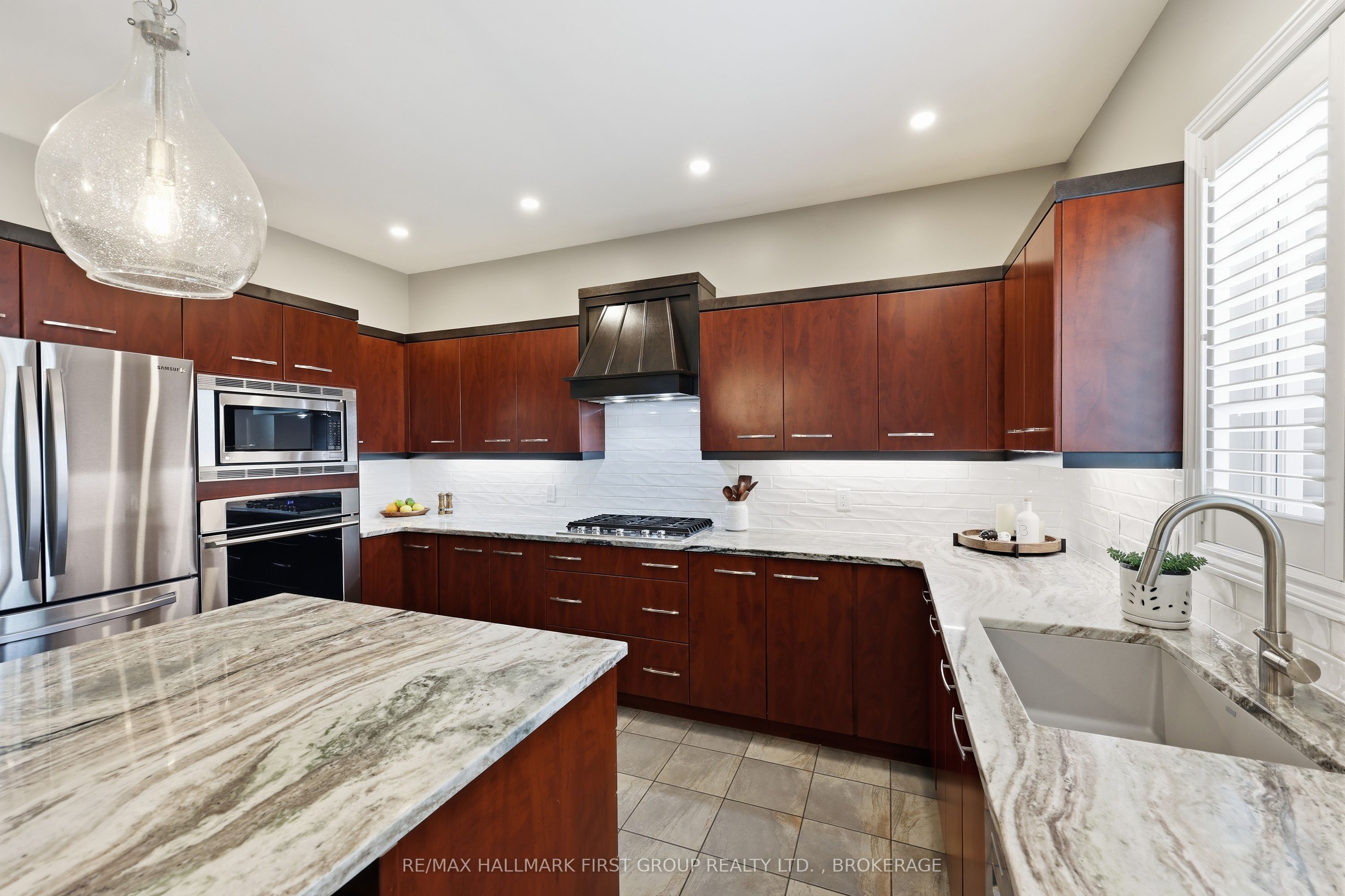 393 Cavendish Crescent Property Photo 18