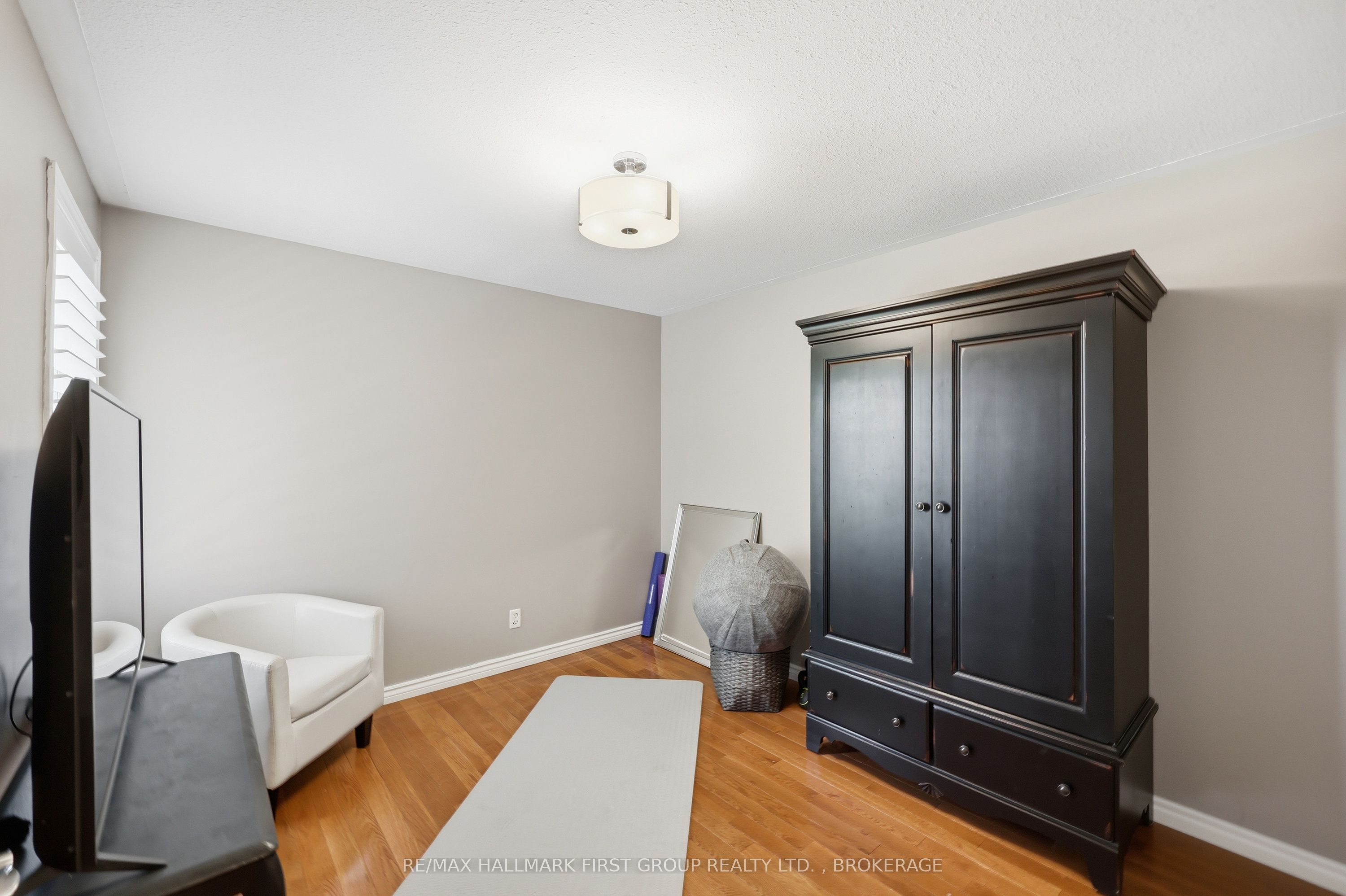 393 Cavendish Crescent Property Photo 35