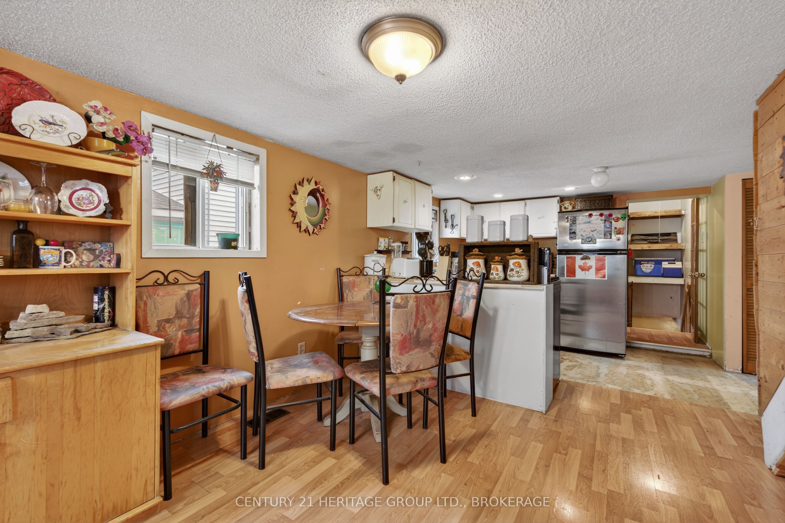 326 Dundas Street Property Photo 6