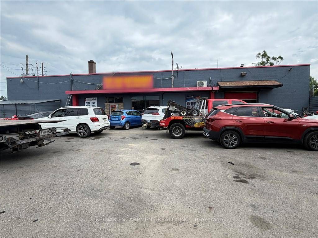 350 Sherman Avenue N Property Photo 3