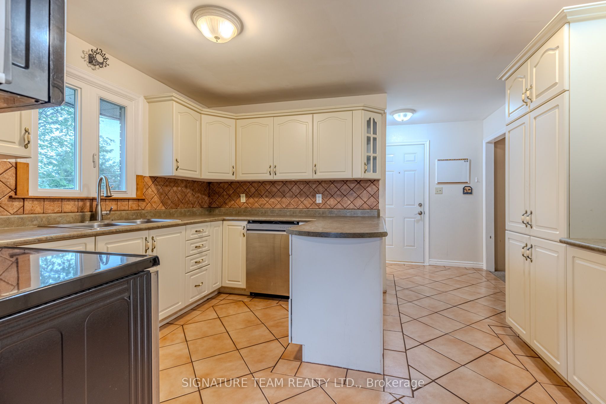 401 Broadview Drive Property Photo 31