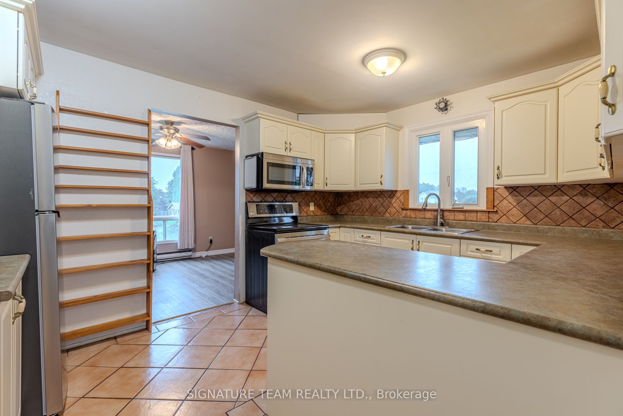 401 Broadview Drive Property Photo 32