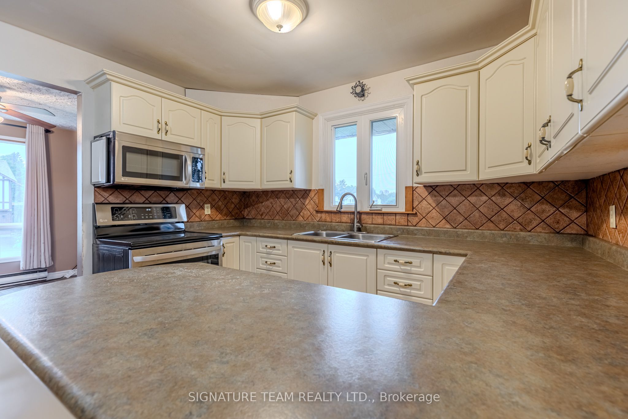 401 Broadview Drive Property Photo 33