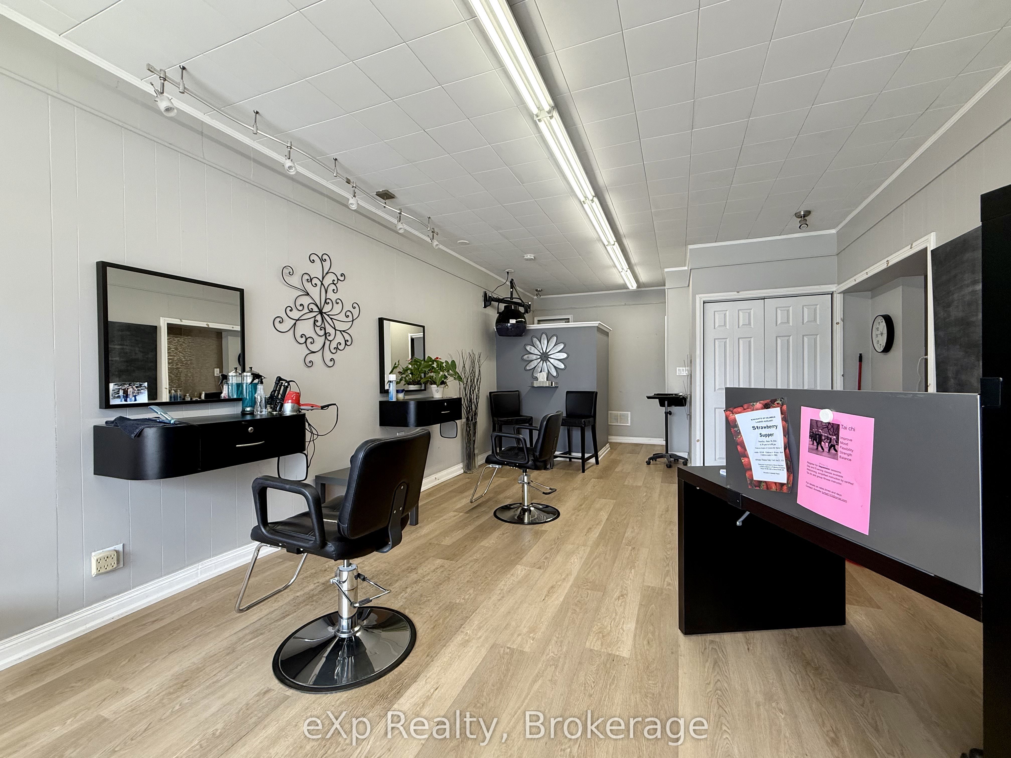 114 Durham Street E Property Photo 5