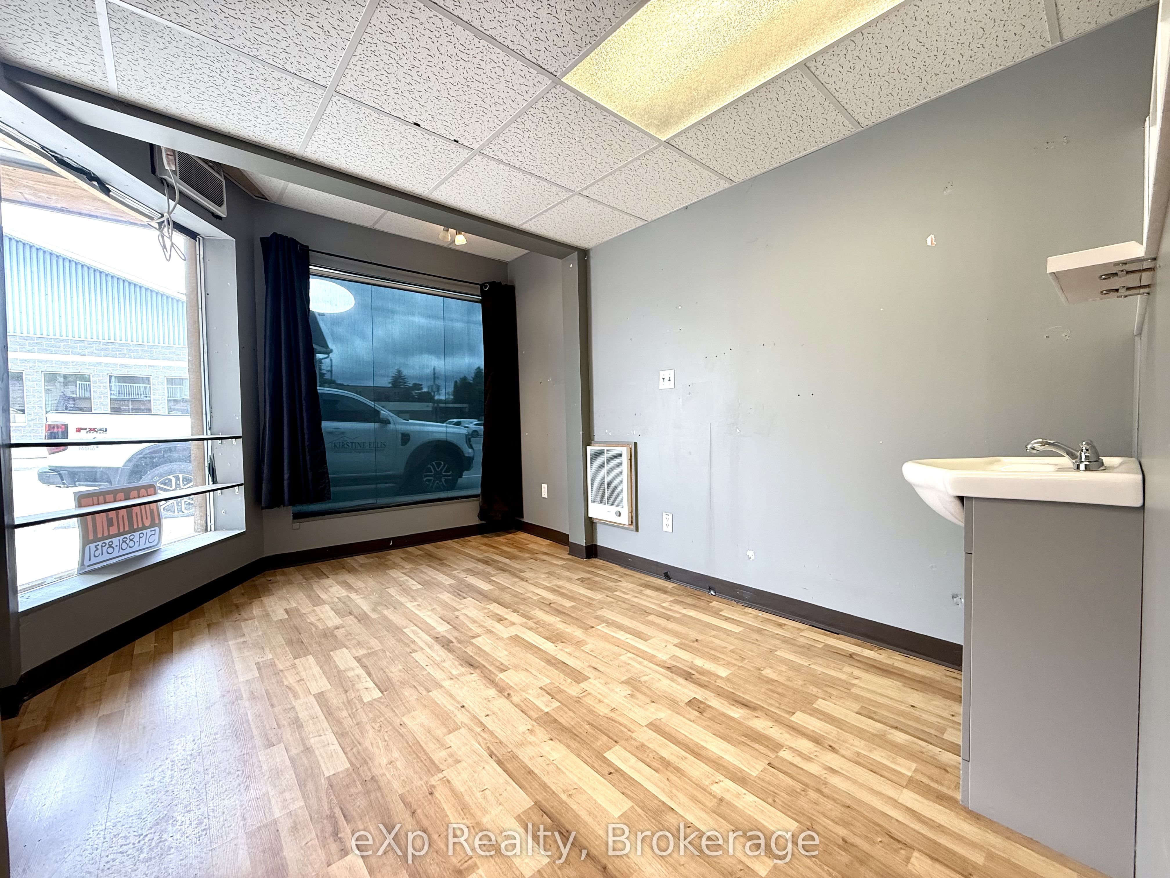 114 Durham Street E Property Photo 8