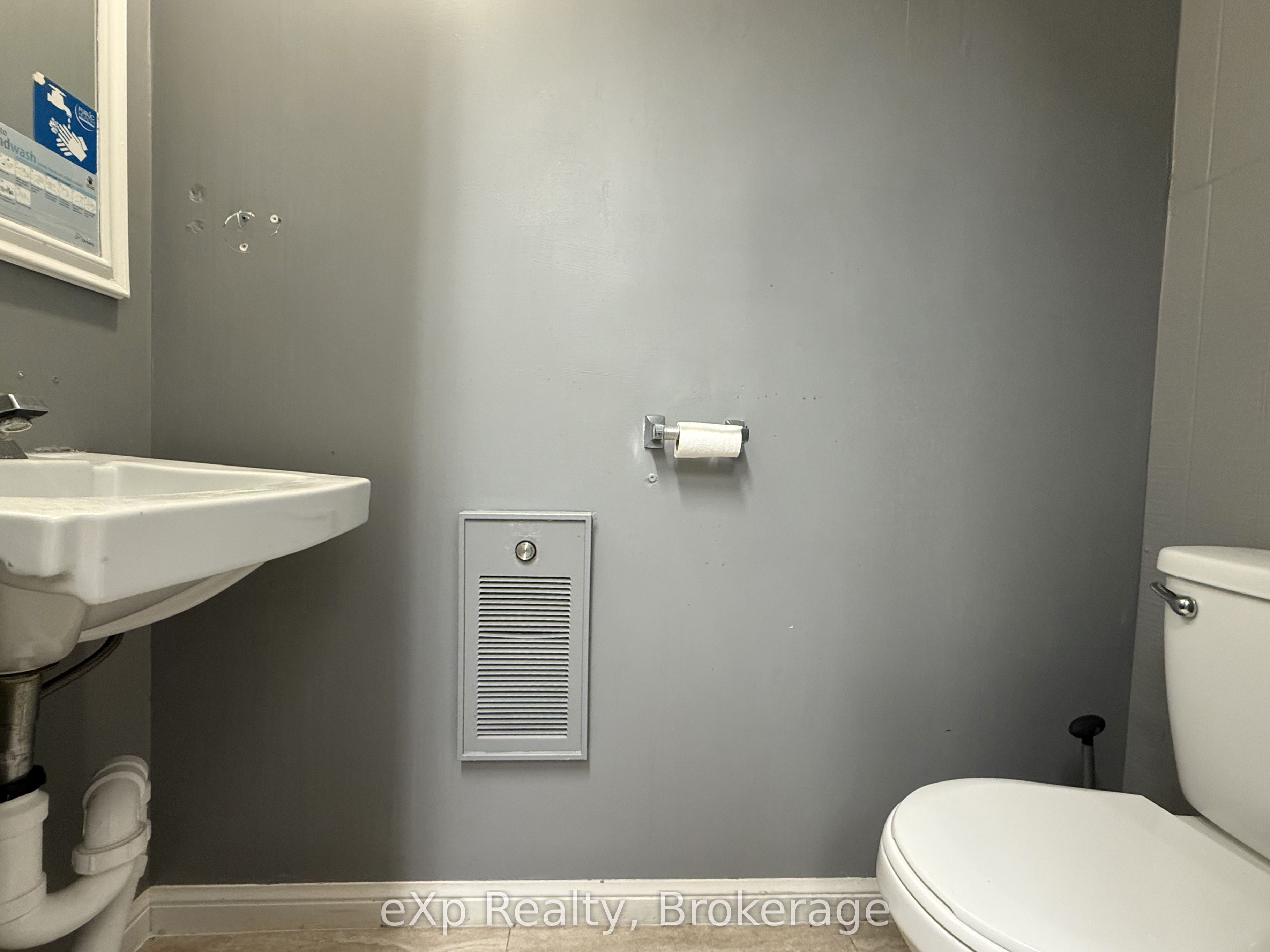 114 Durham Street E Property Photo 9