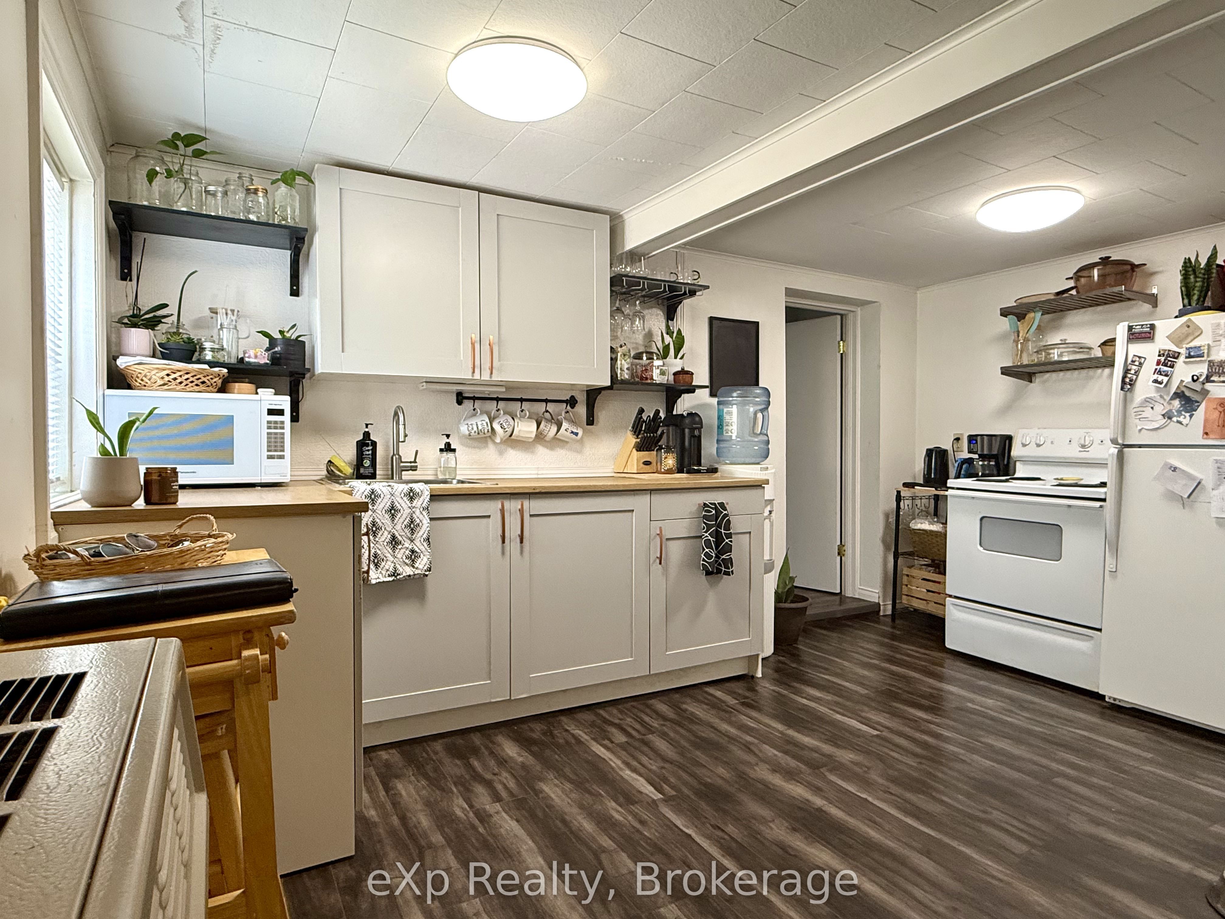 114 Durham Street E Property Photo 13