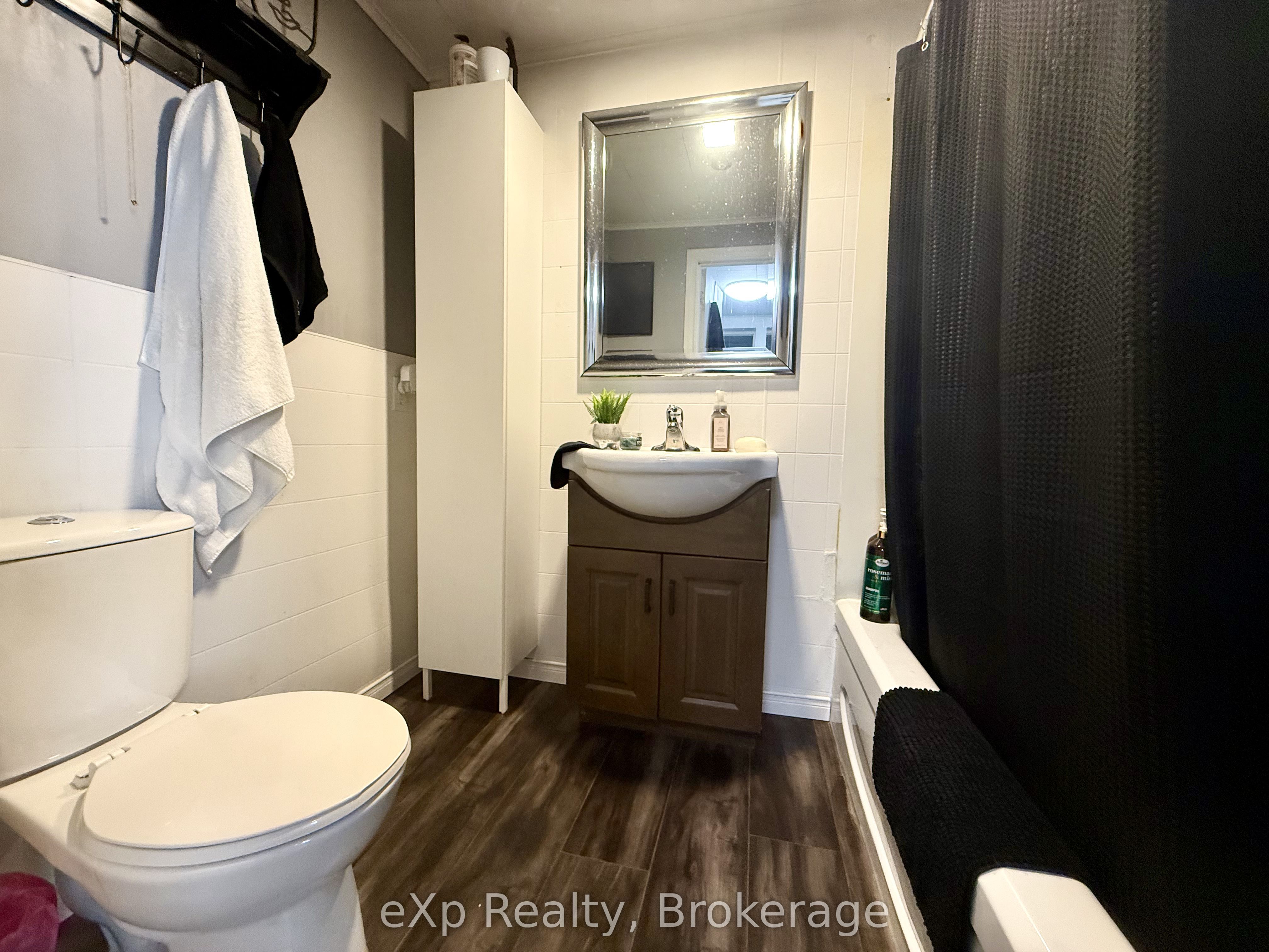 114 Durham Street E Property Photo 15