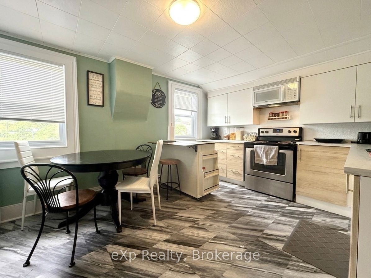 114 Durham Street E Property Photo 17