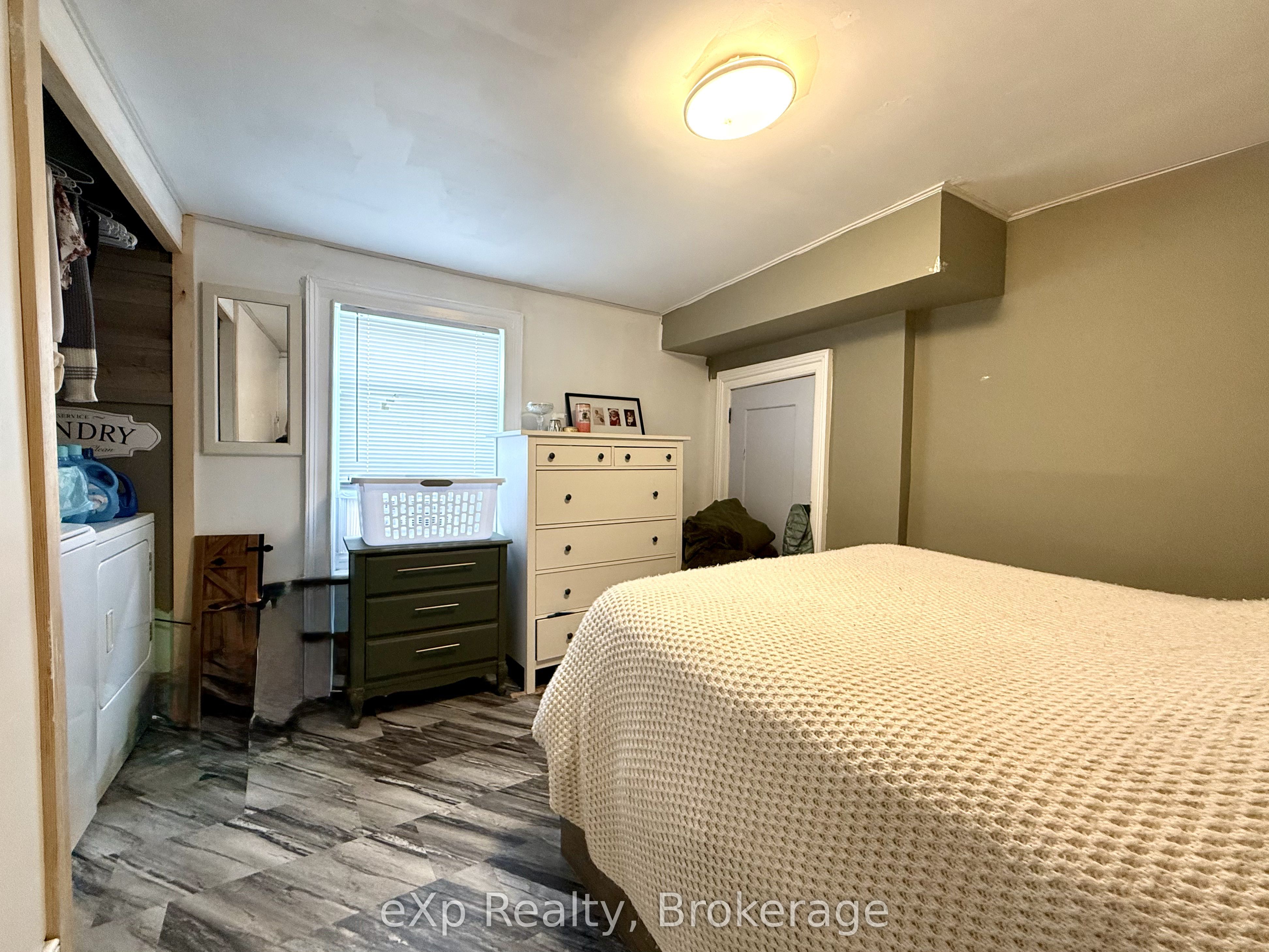114 Durham Street E Property Photo 20