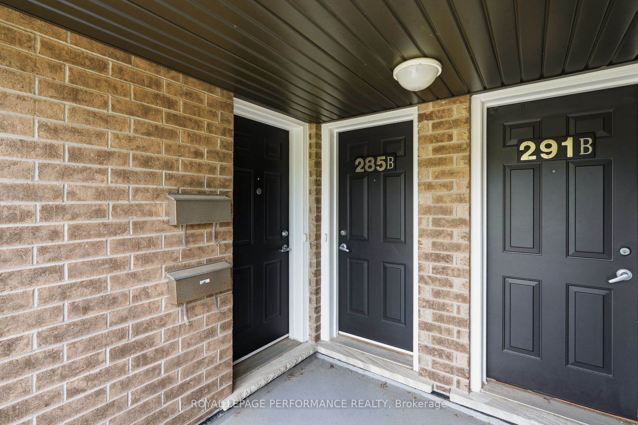 285 Titanium Private B Property Photo 4