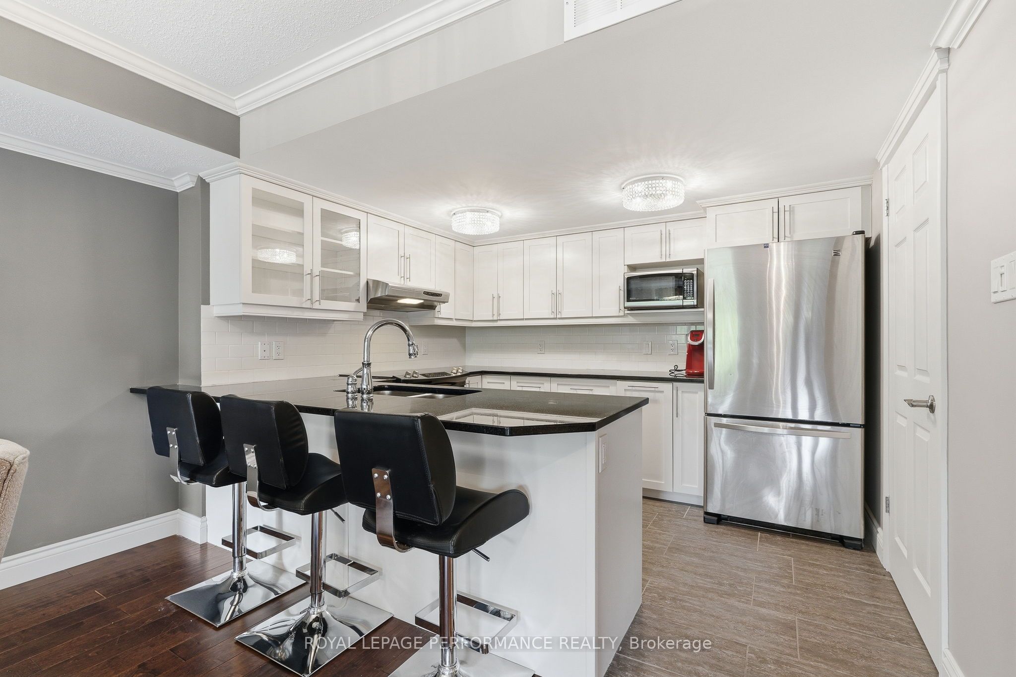 285 Titanium Private B Property Photo 6