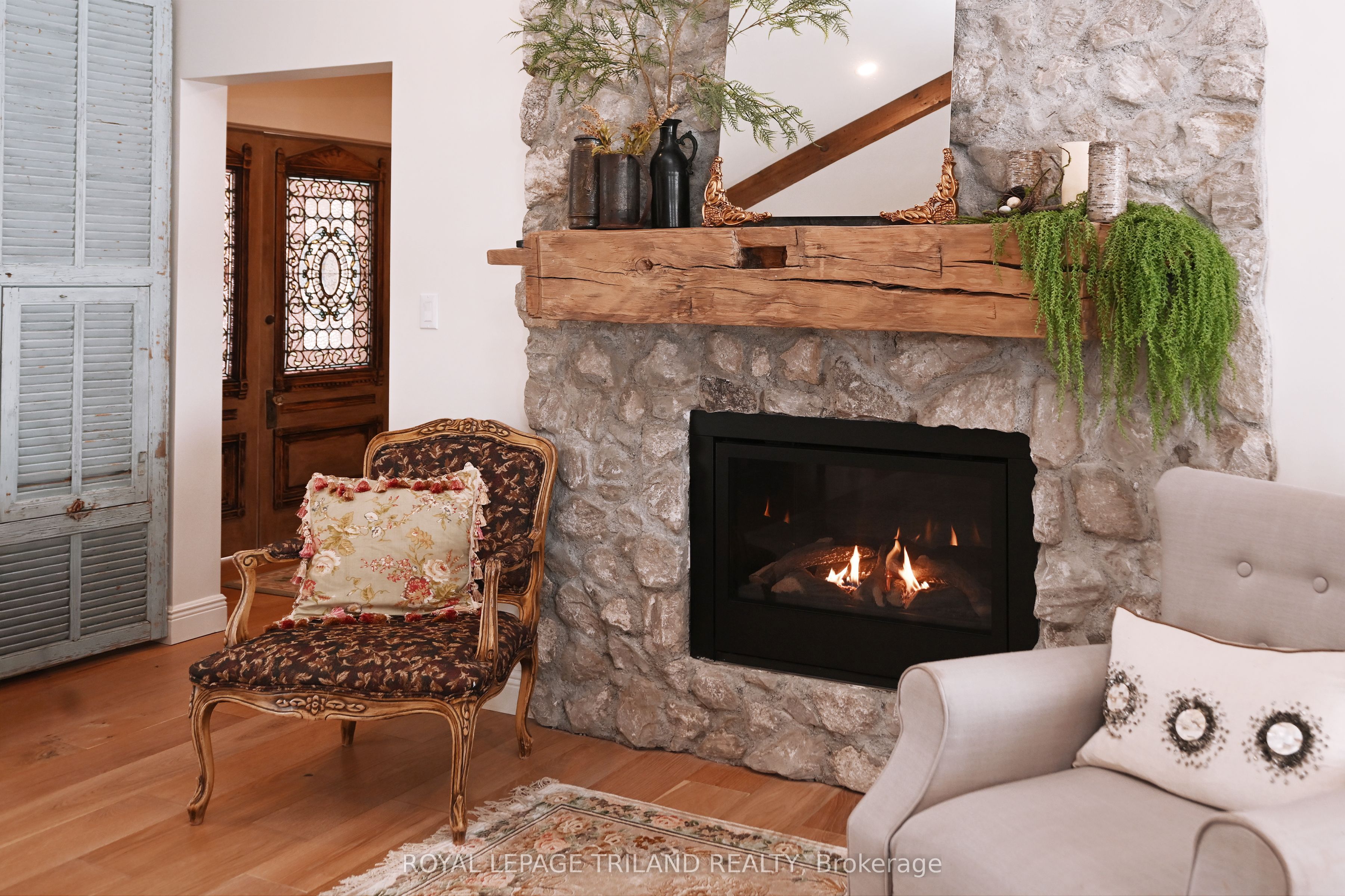 5540 Carriage Road Property Photo 6