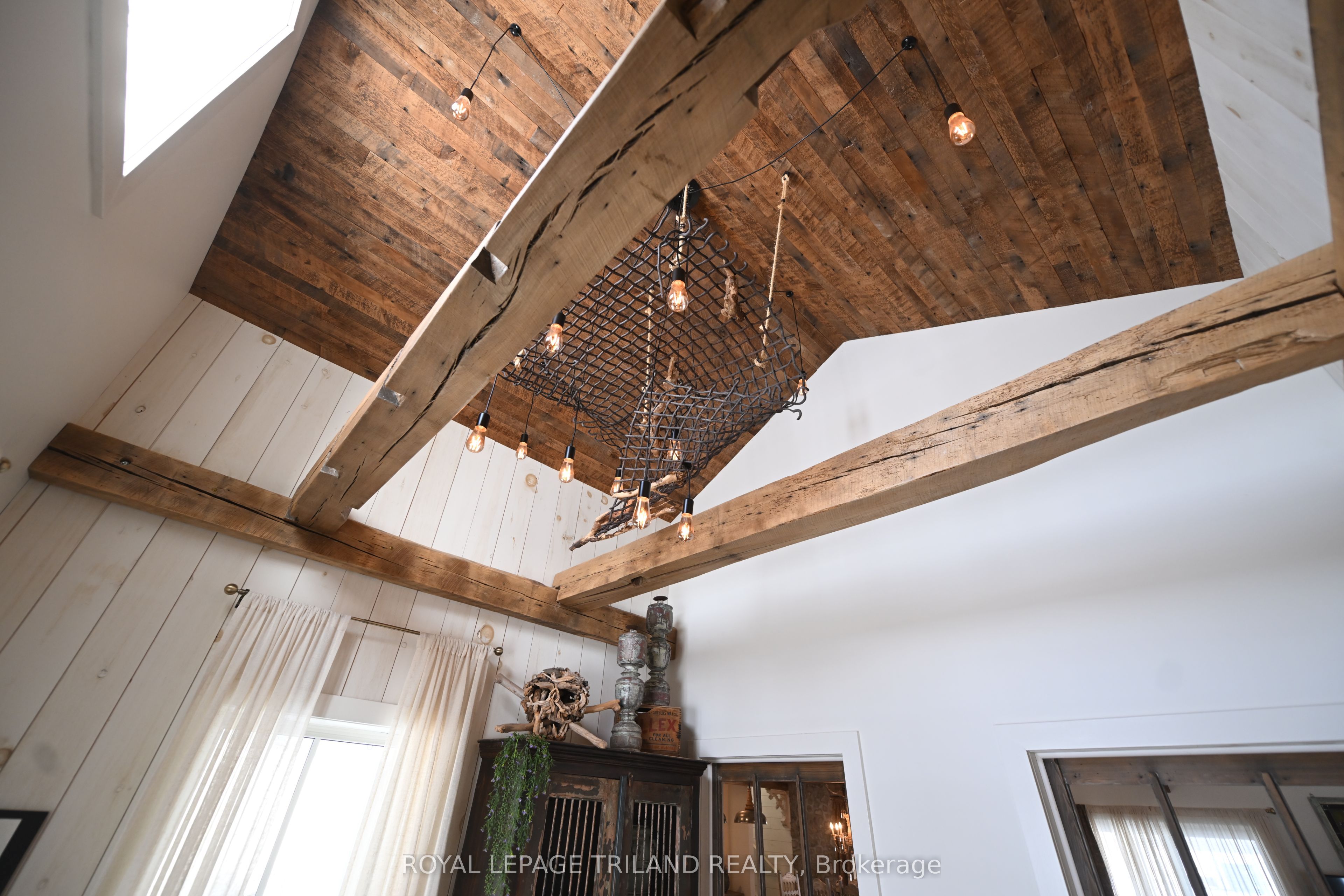 5540 Carriage Road Property Photo 8