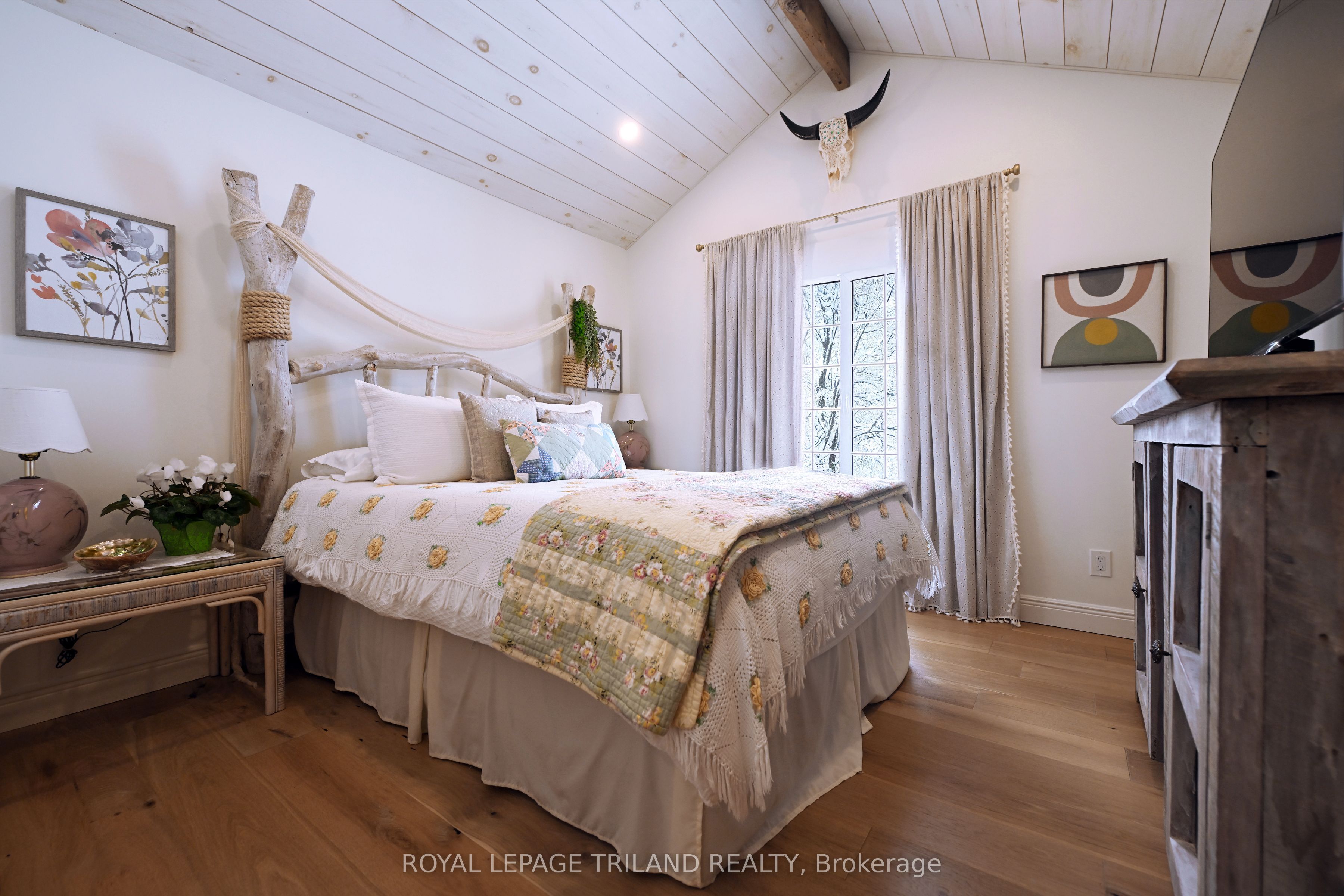 5540 Carriage Road Property Photo 18