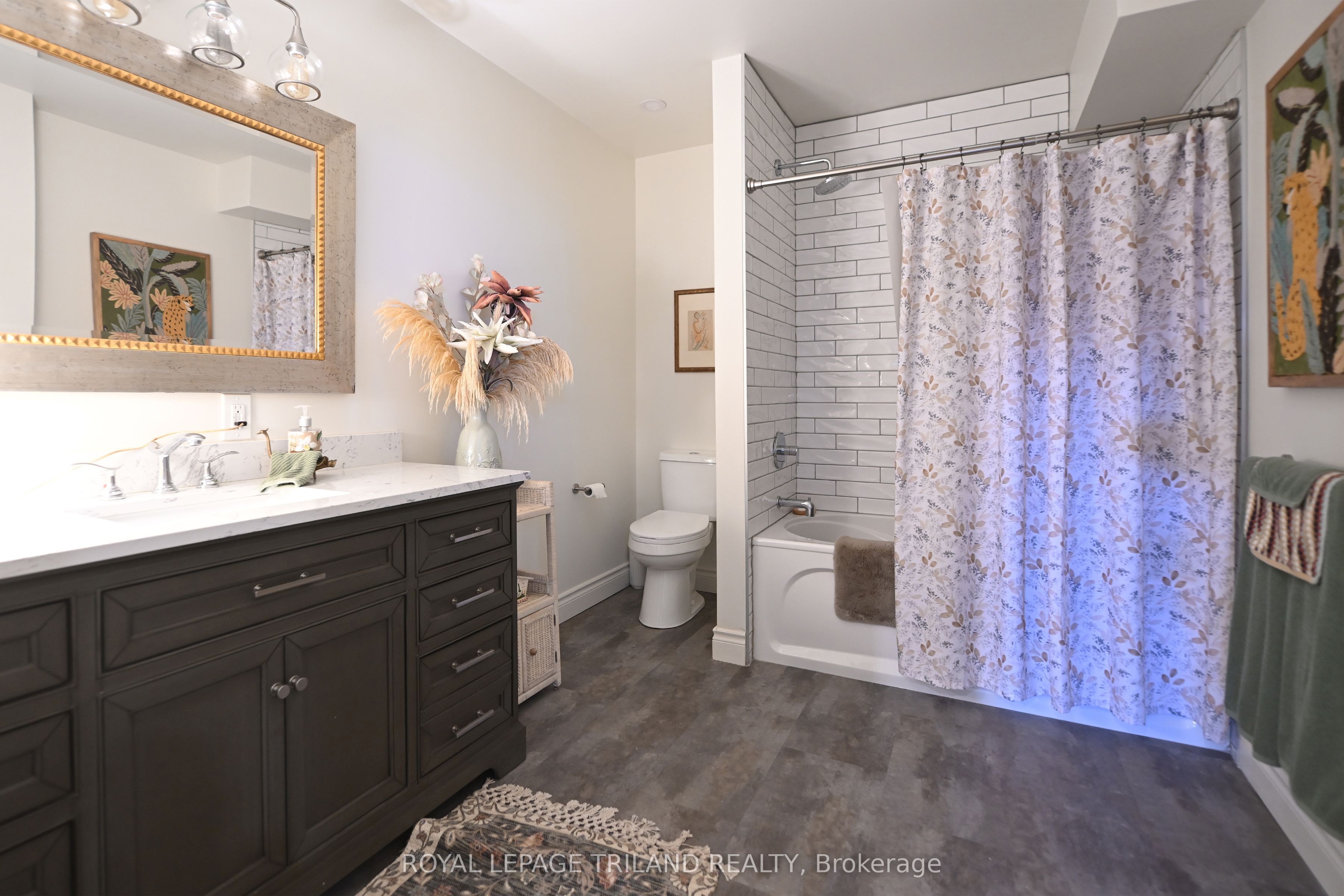 5540 Carriage Road Property Photo 32