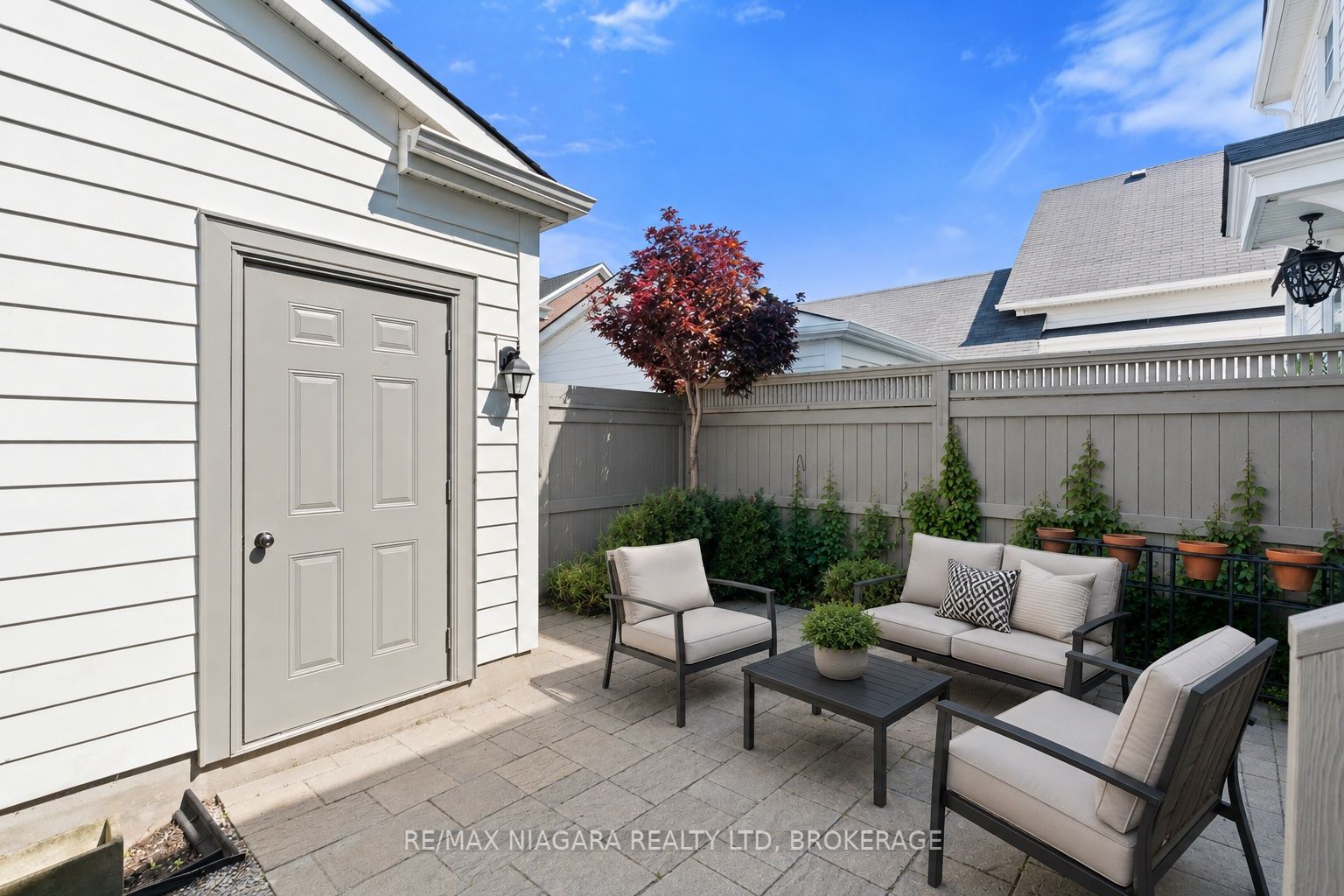 16 Macdonell Road Property Photo 5