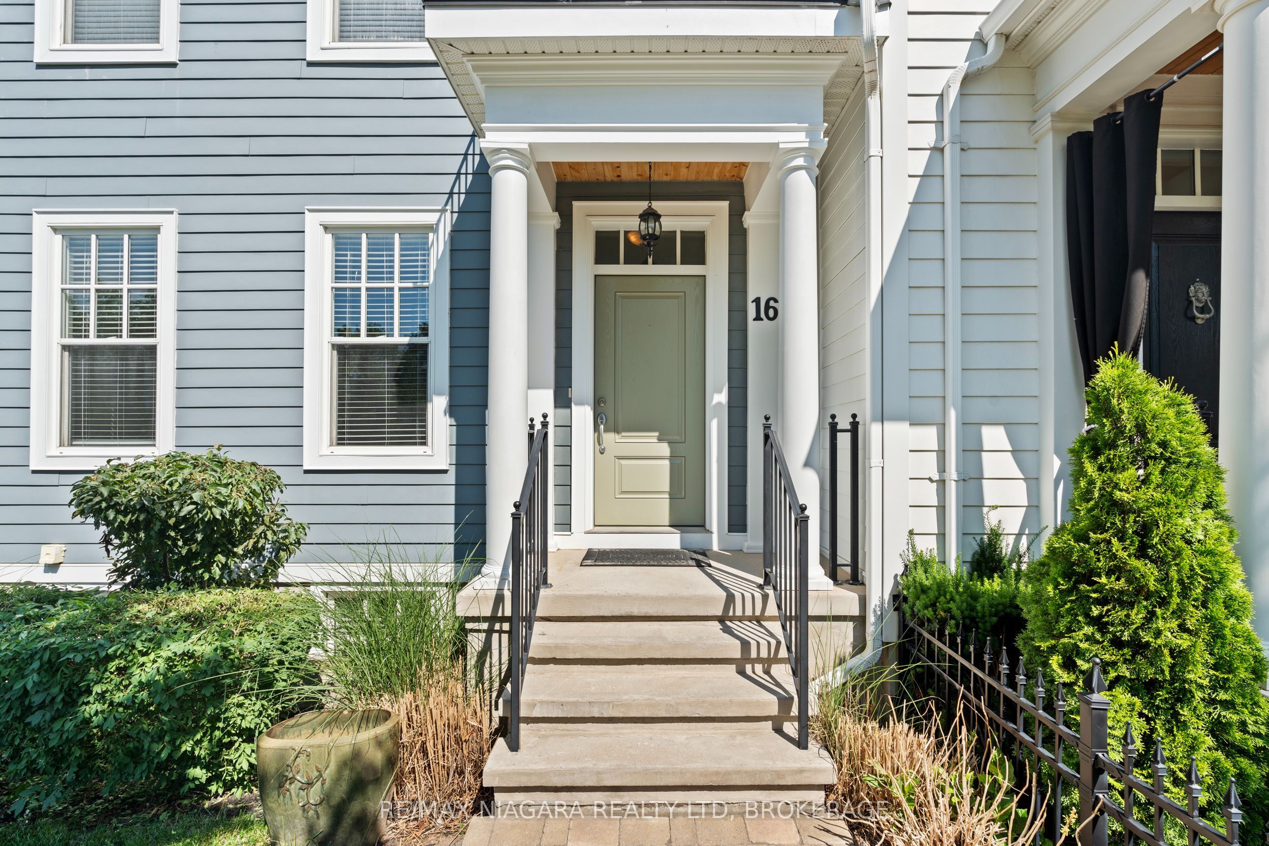 16 Macdonell Road Property Photo 6