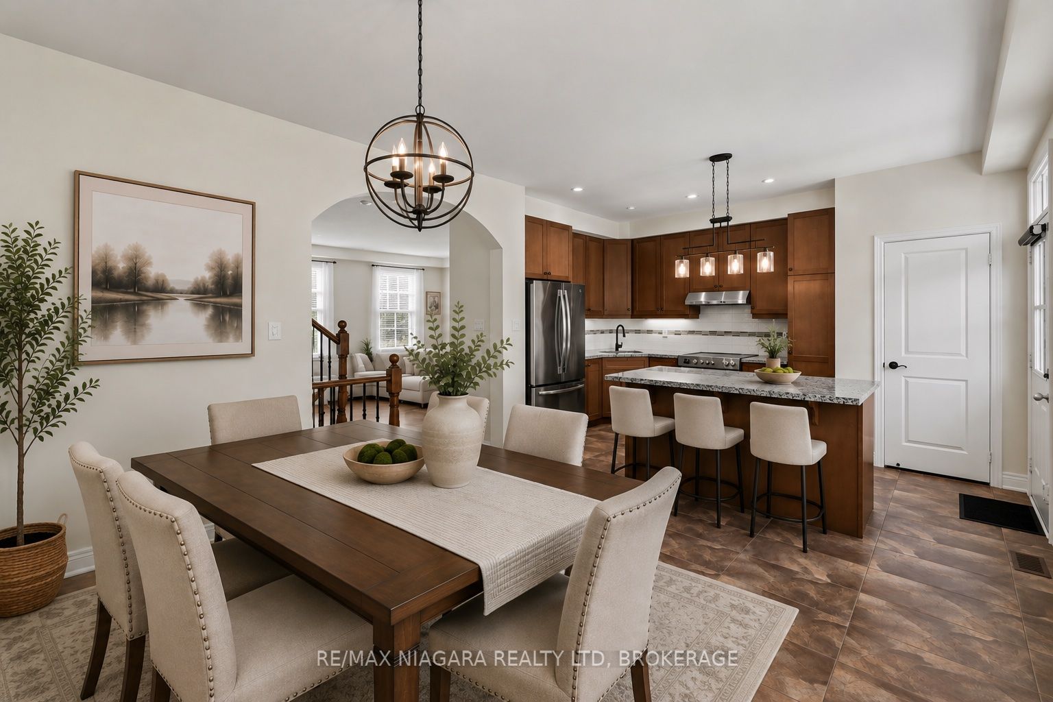 16 Macdonell Road Property Photo 9