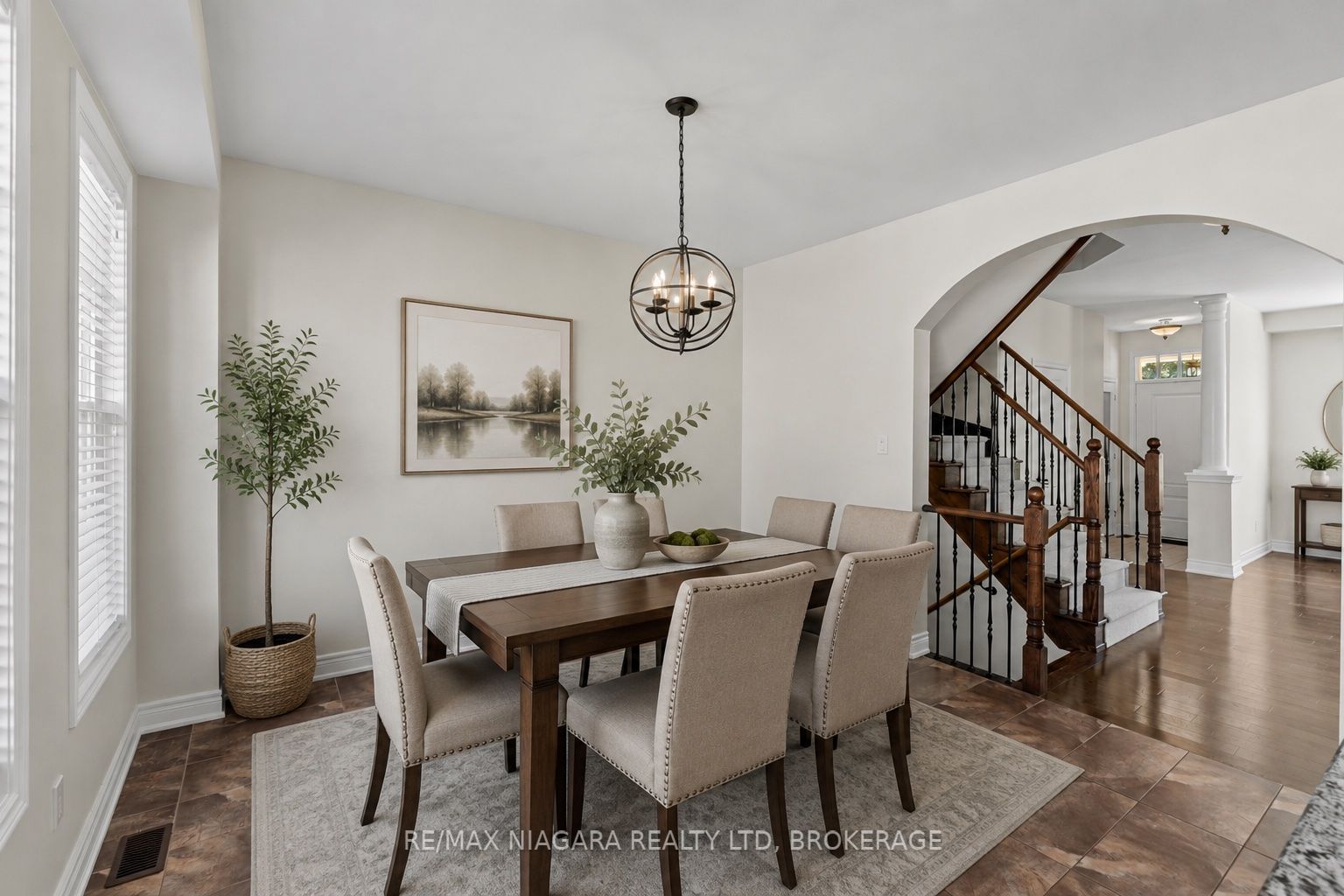16 Macdonell Road Property Photo 11