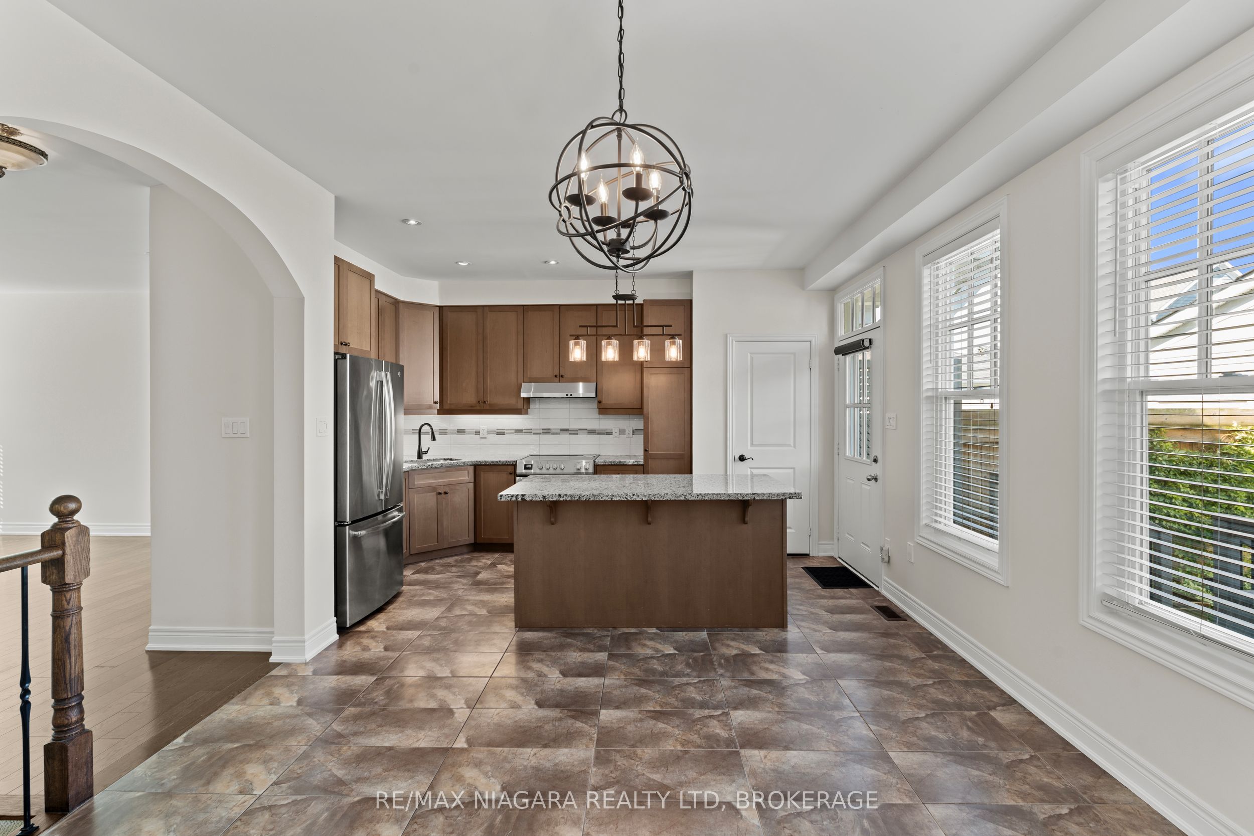 16 Macdonell Road Property Photo 12