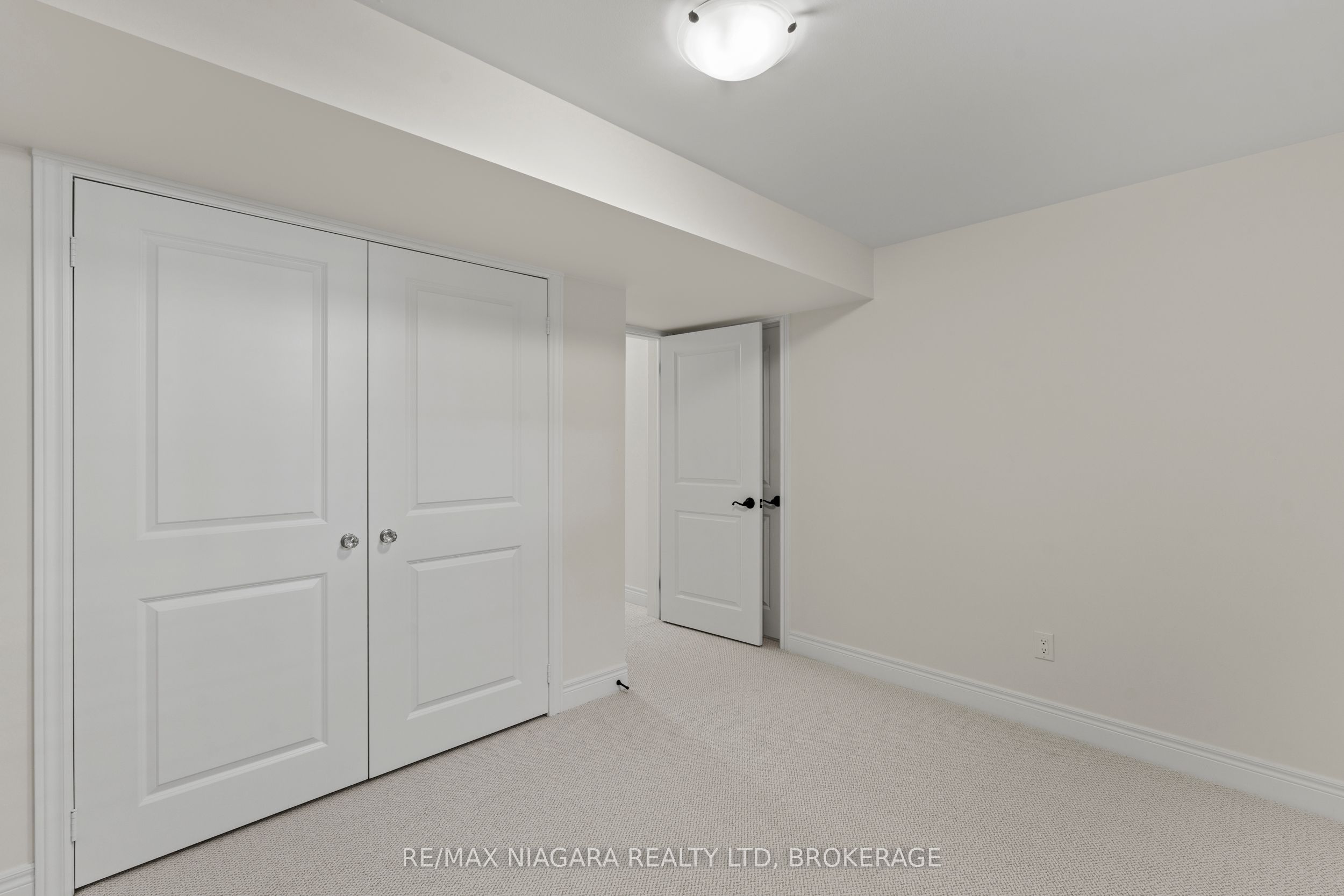 16 Macdonell Road Property Photo 24