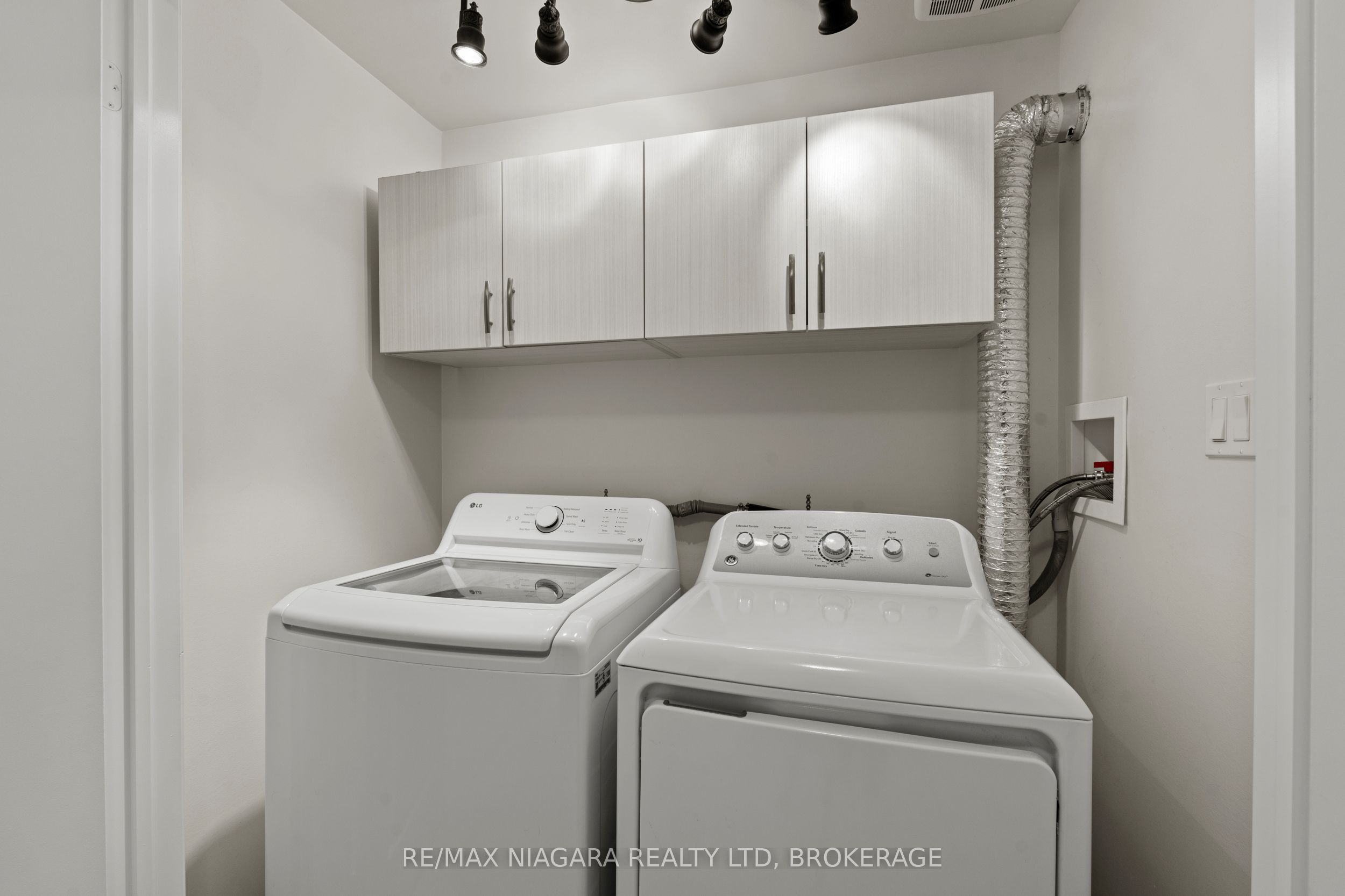 16 Macdonell Road Property Photo 25