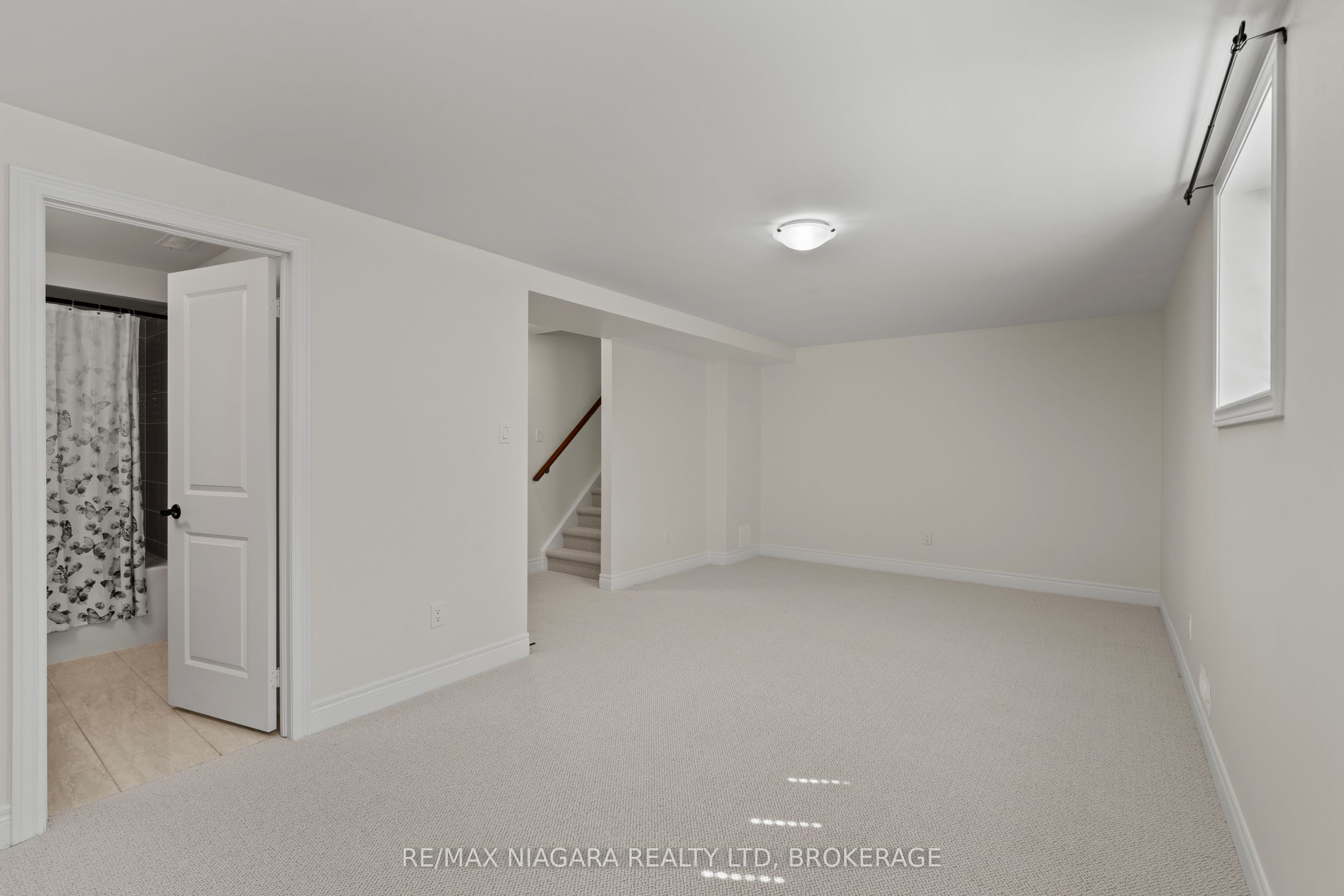 16 Macdonell Road Property Photo 27