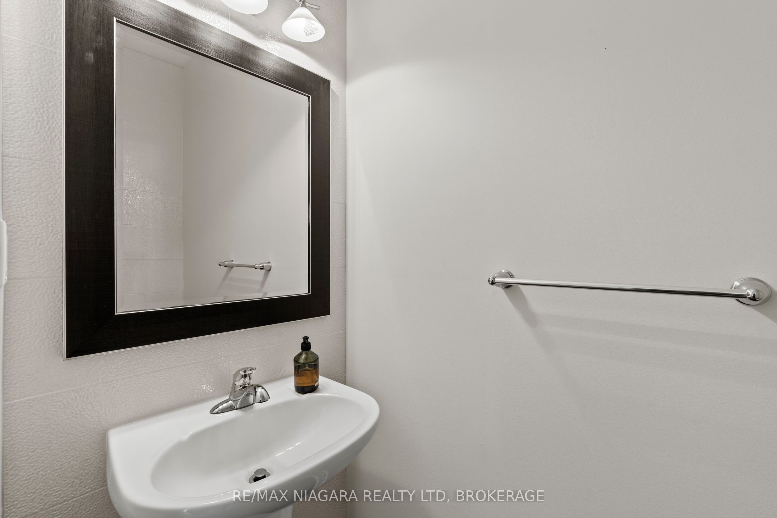 16 Macdonell Road Property Photo 29