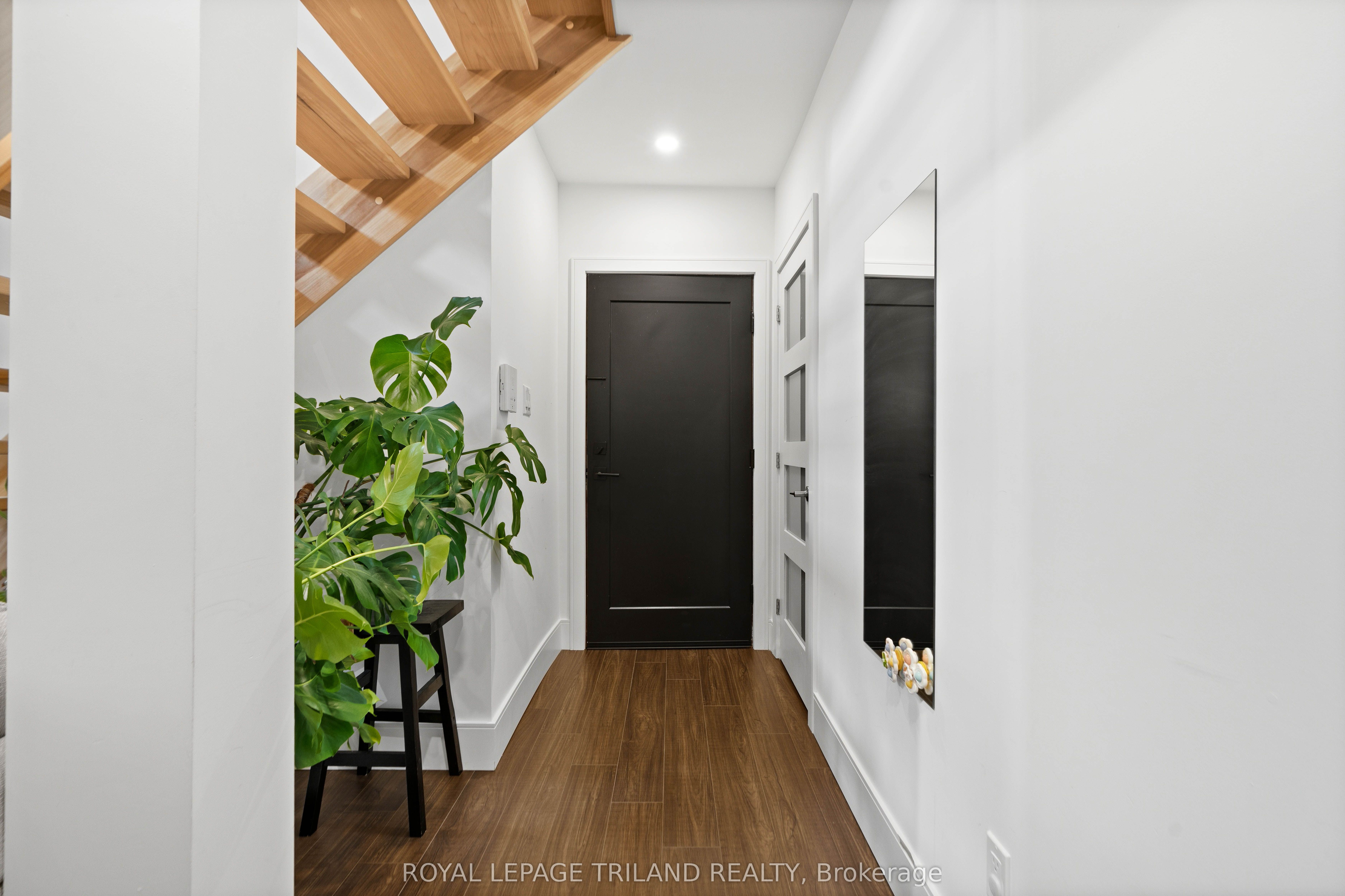 130 Windsor Crescent 3 Property Photo 6