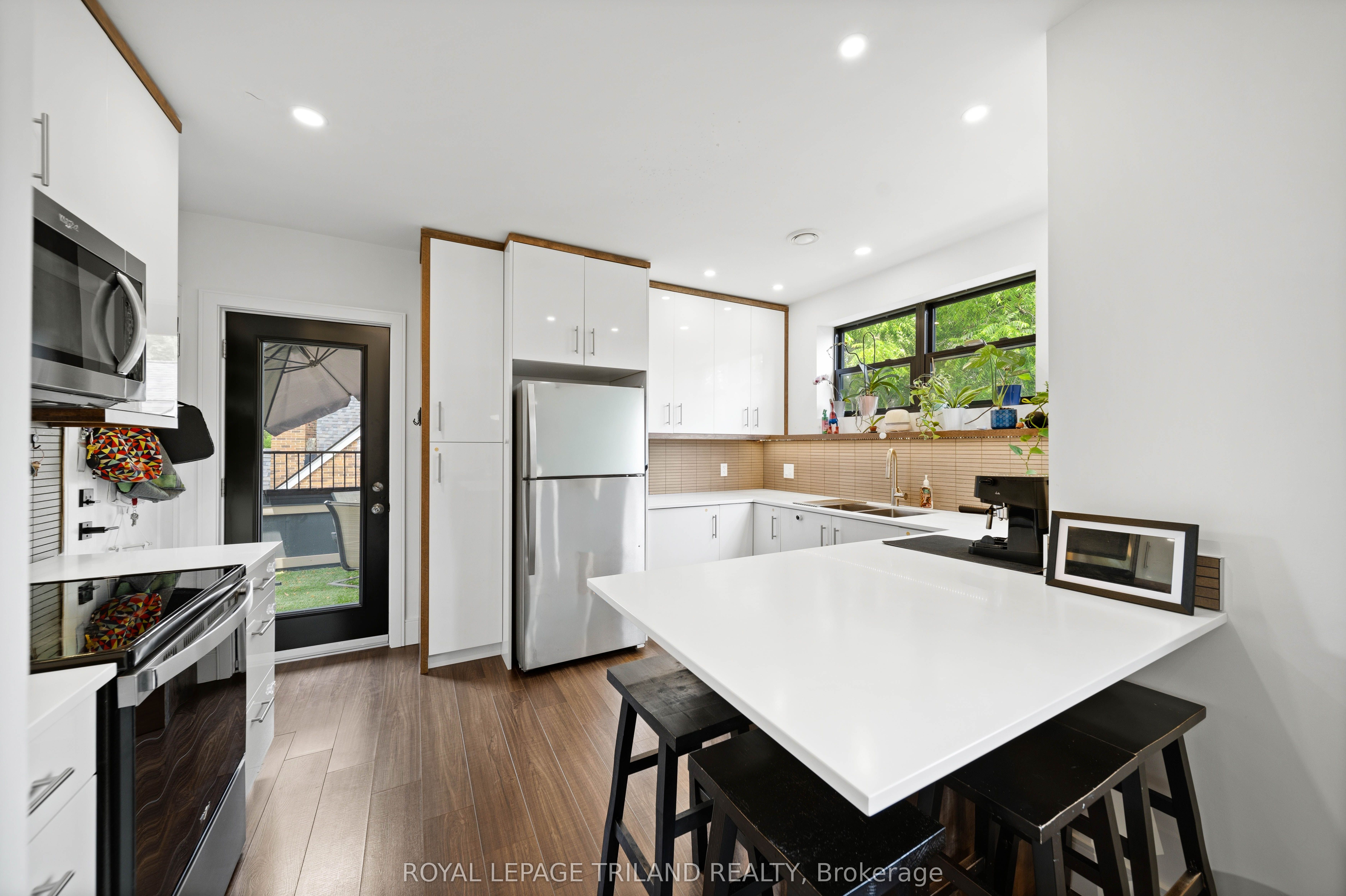 130 Windsor Crescent 3 Property Photo 12