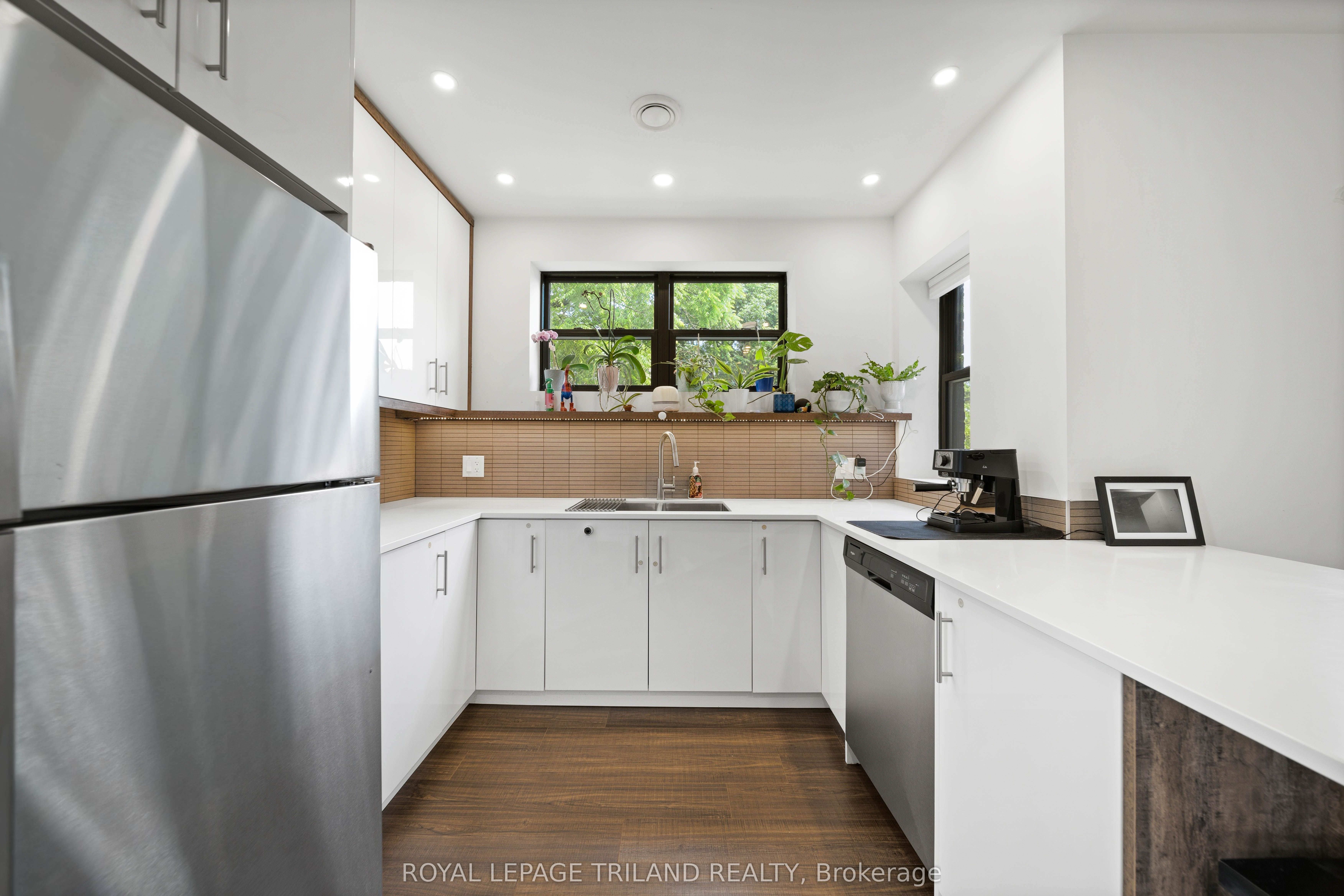 130 Windsor Crescent 3 Property Photo 13
