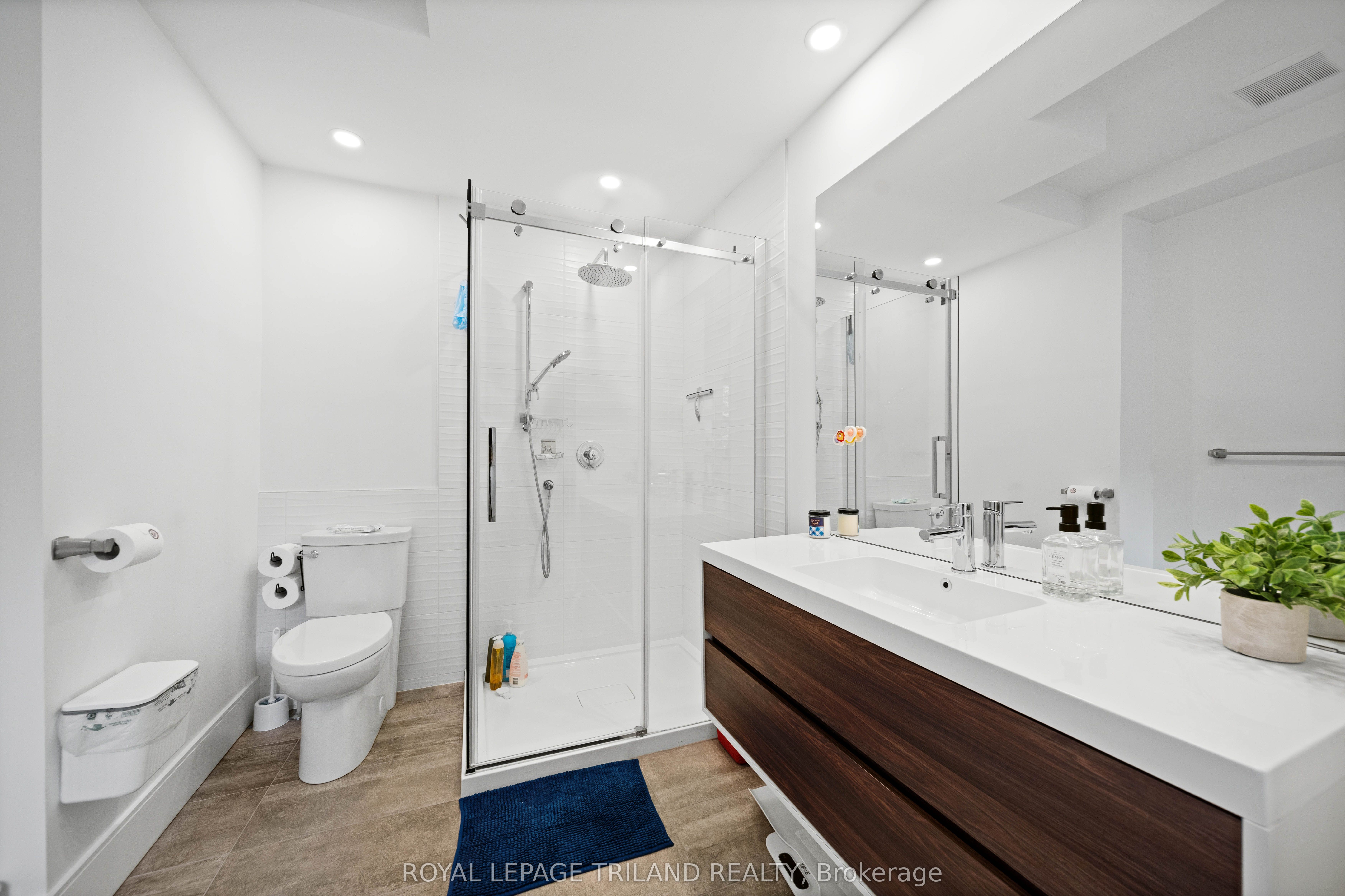 130 Windsor Crescent 3 Property Photo 17