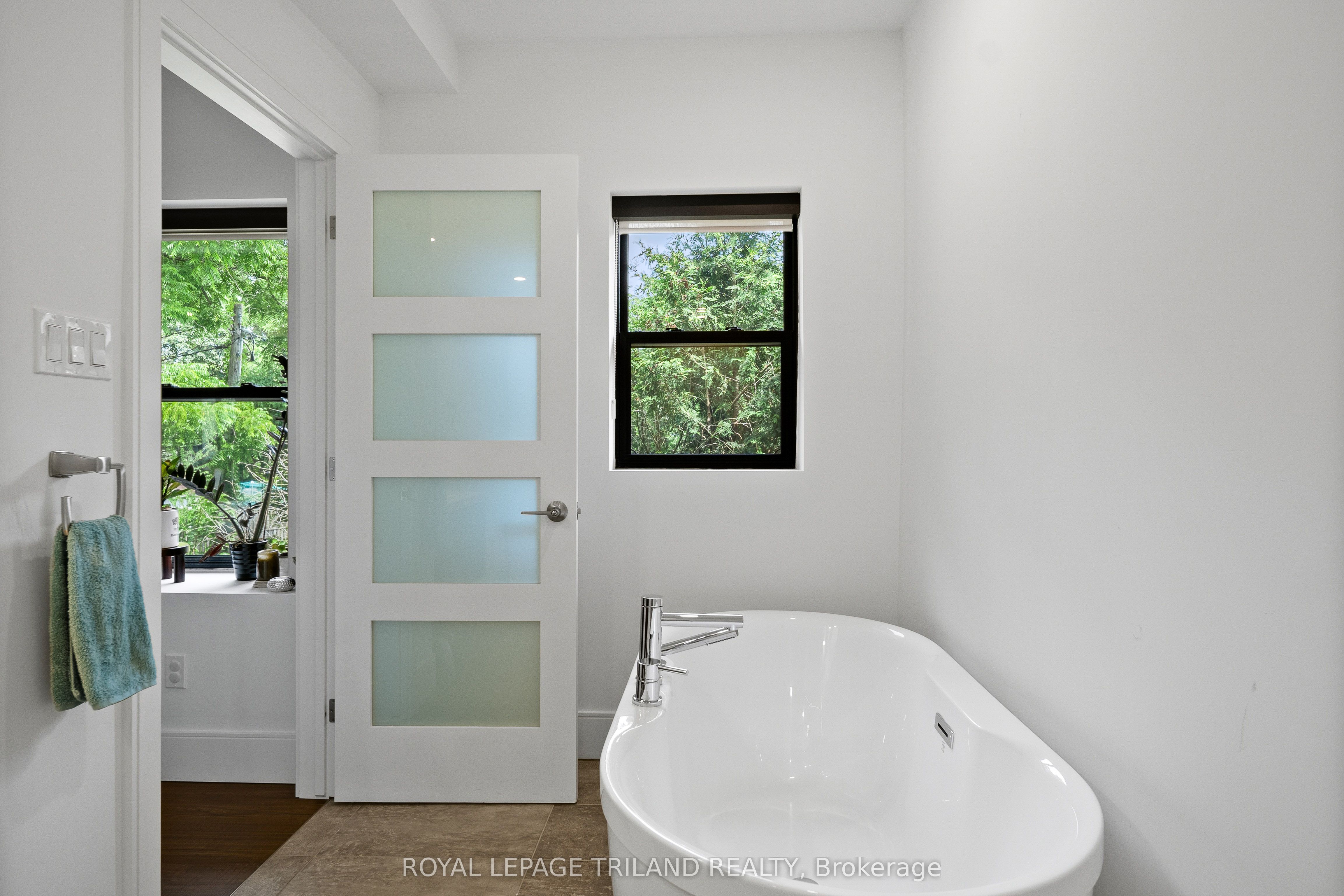 130 Windsor Crescent 3 Property Photo 18