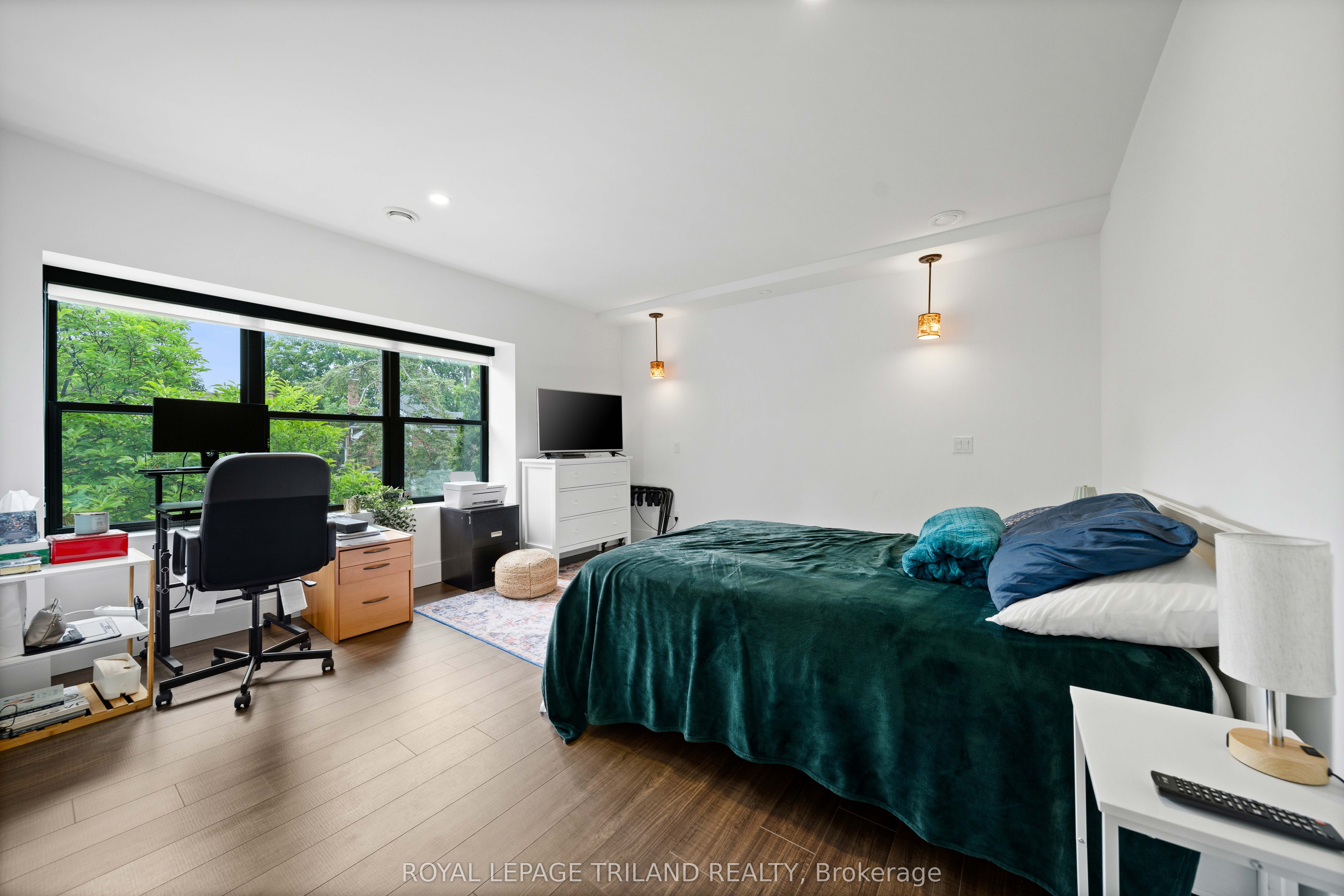 130 Windsor Crescent 3 Property Photo 21