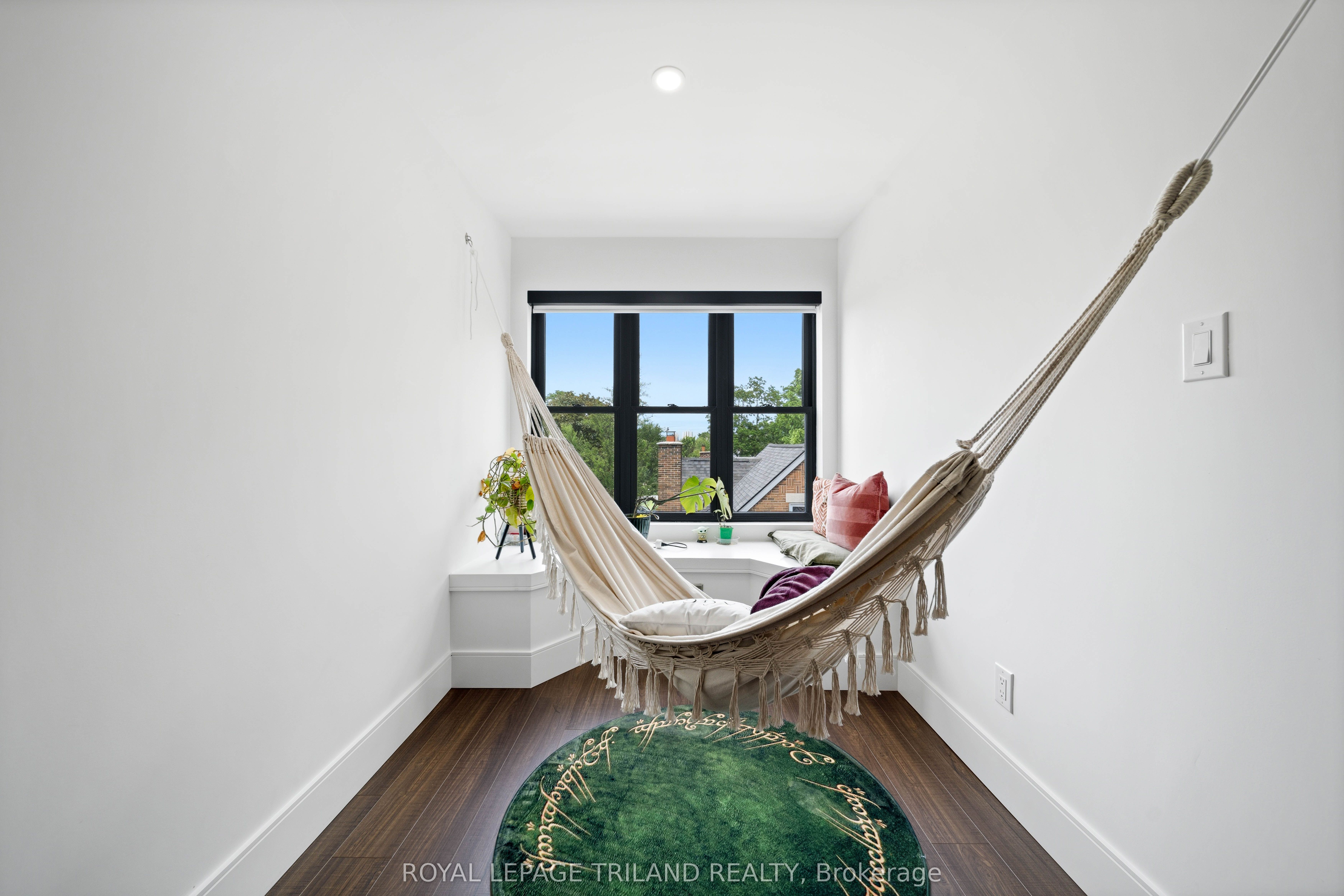 130 Windsor Crescent 3 Property Photo 31