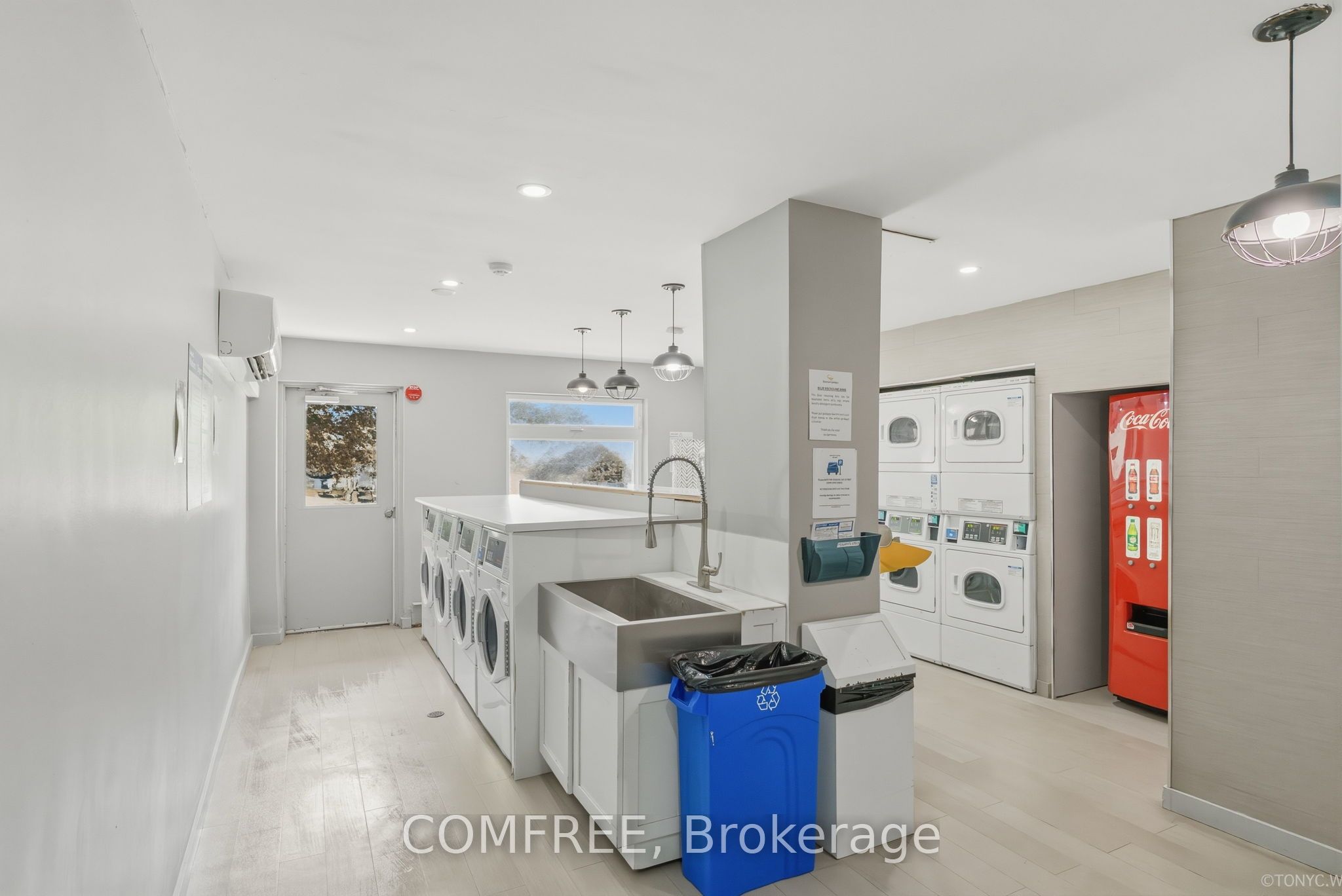 563 Mornington Avenue 508 Property Photo 3