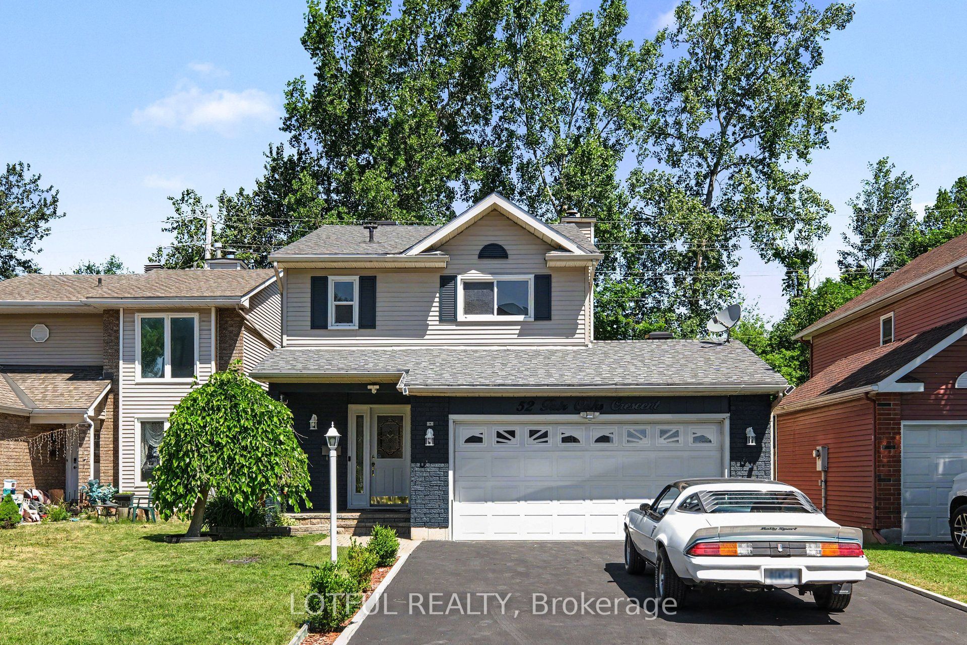 52 Fair Oaks Crescent Property Photo 2