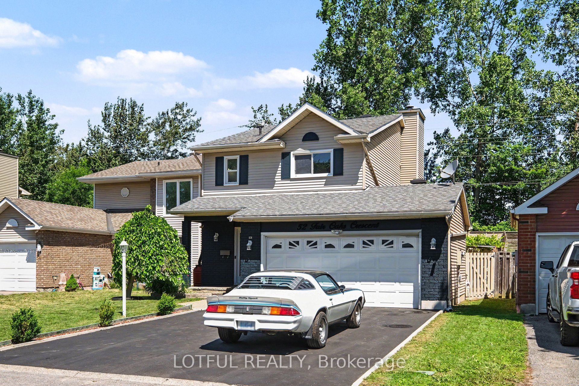 52 Fair Oaks Crescent Property Photo 3