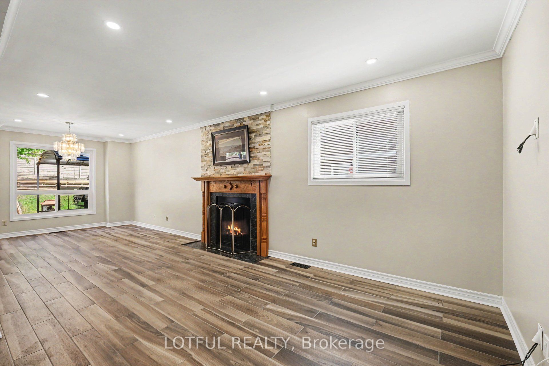 52 Fair Oaks Crescent Property Photo 8