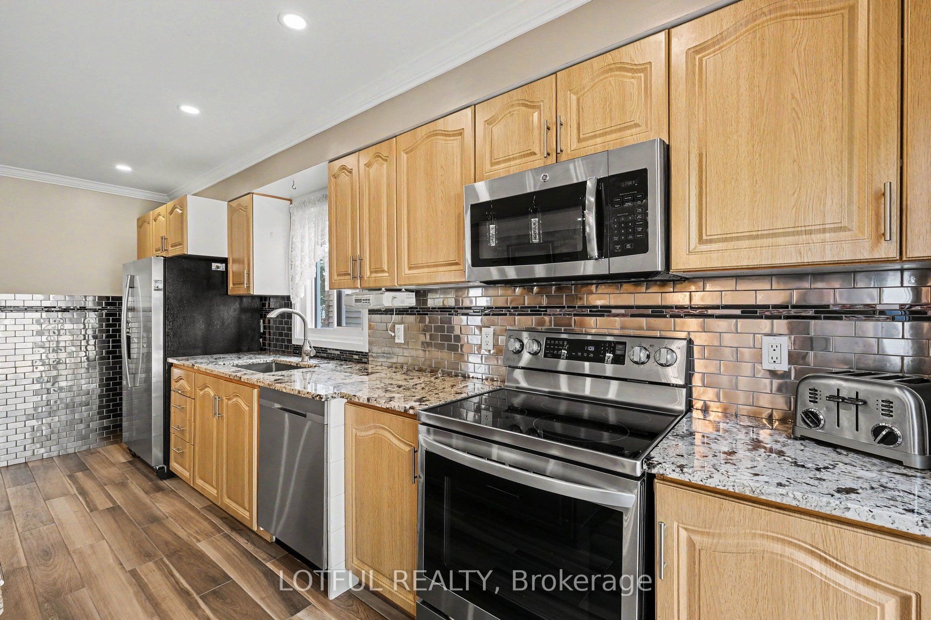52 Fair Oaks Crescent Property Photo 11