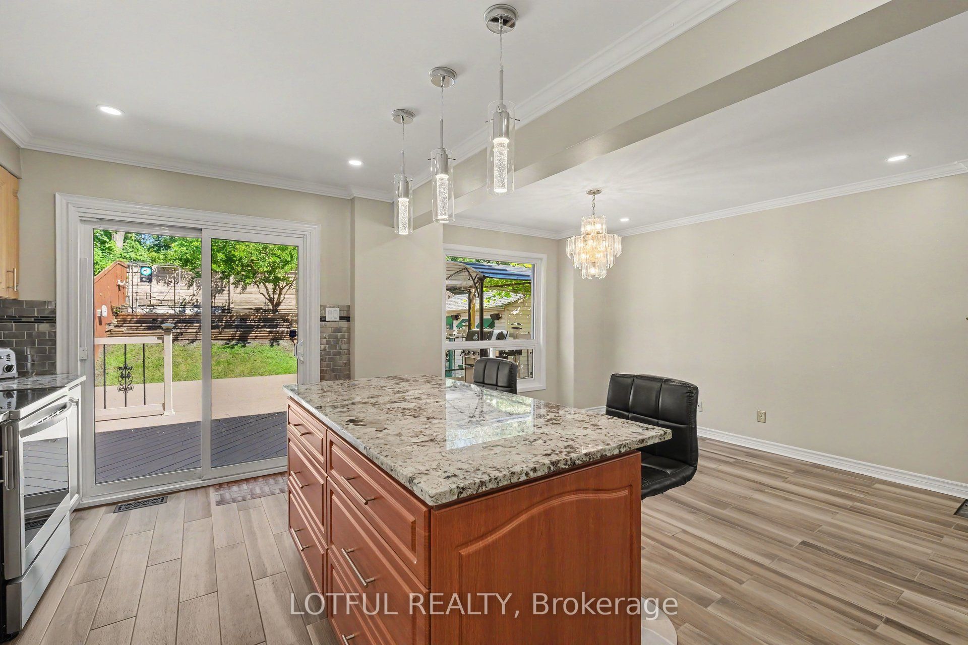 52 Fair Oaks Crescent Property Photo 12