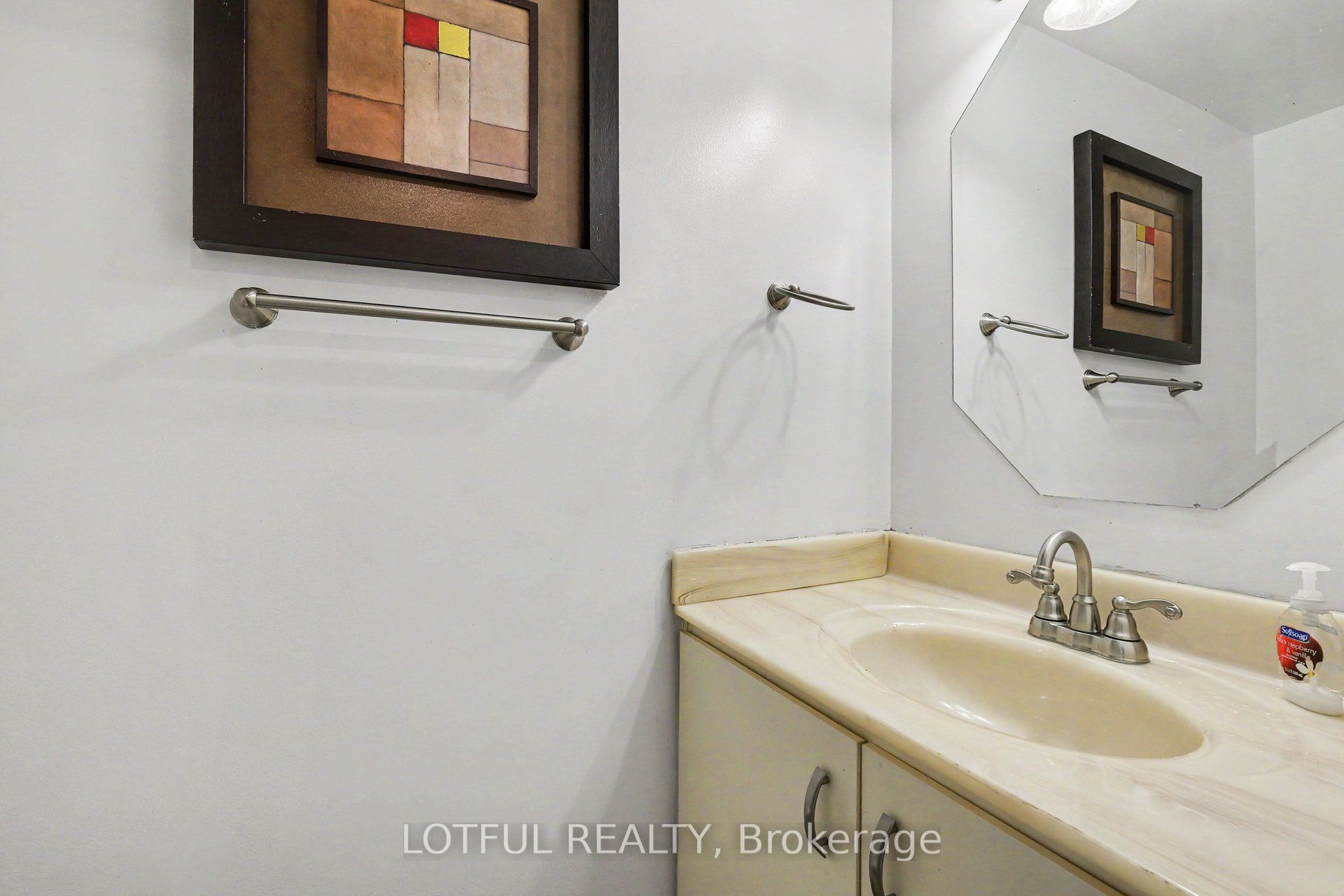 52 Fair Oaks Crescent Property Photo 13