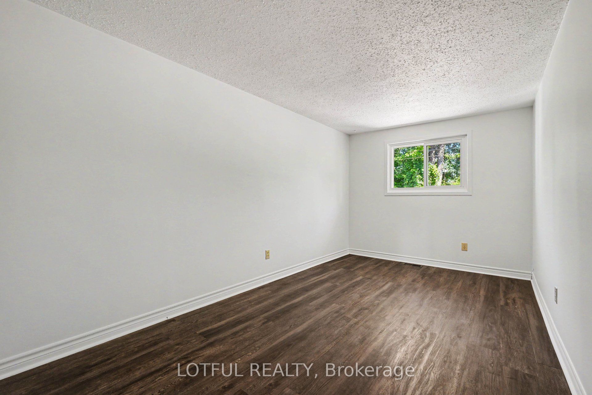52 Fair Oaks Crescent Property Photo 18