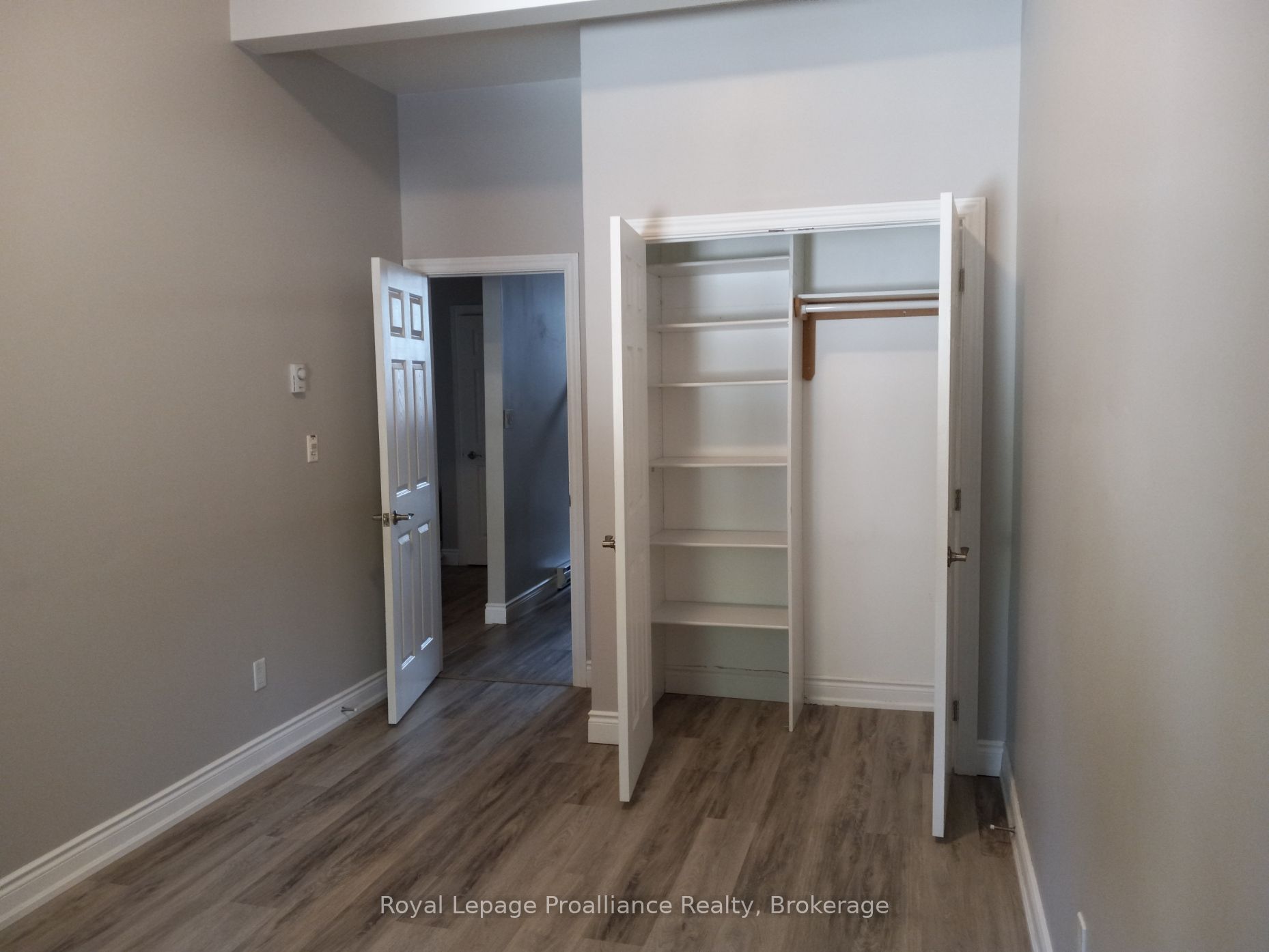 21 King Street E Property Photo 5