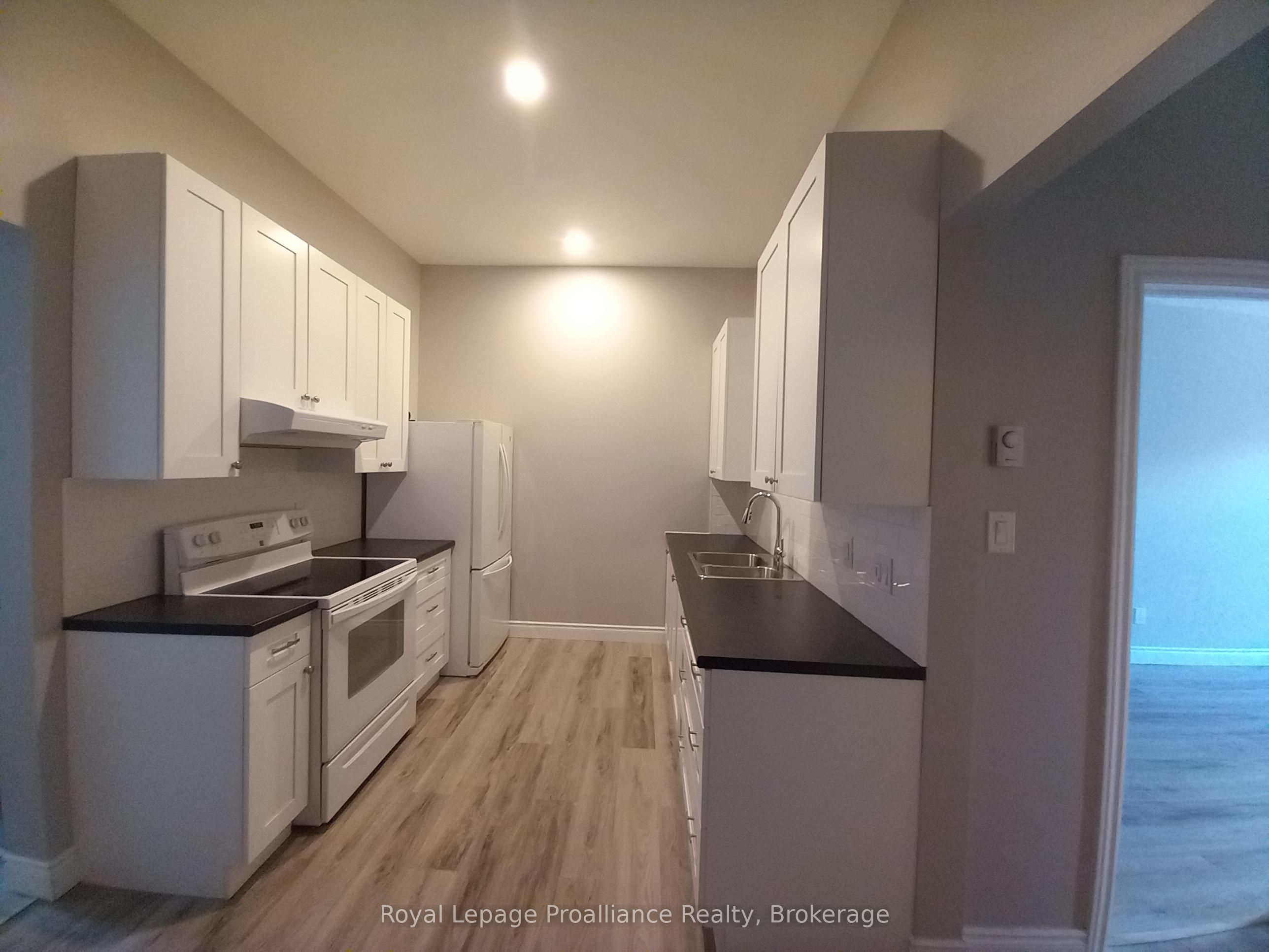 21 King Street E Property Photo 15